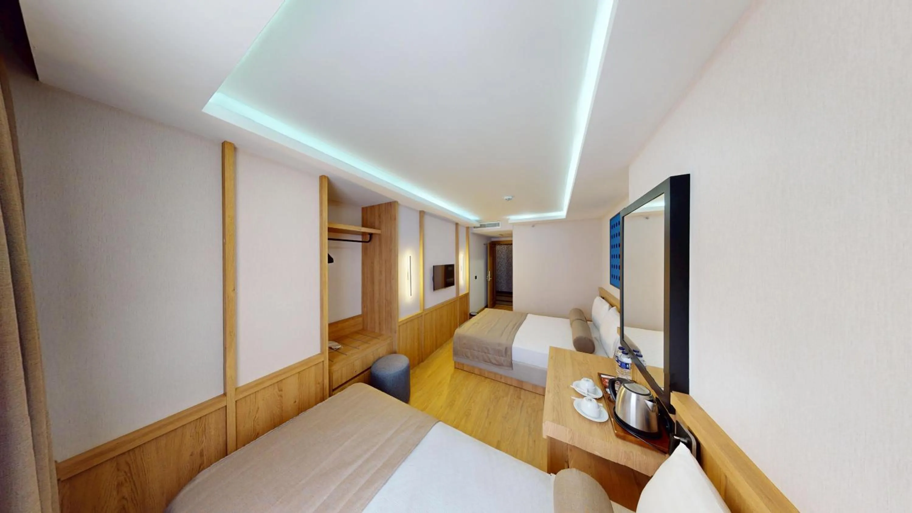 Photo of the whole room, Bed in Istanbul River Hotel