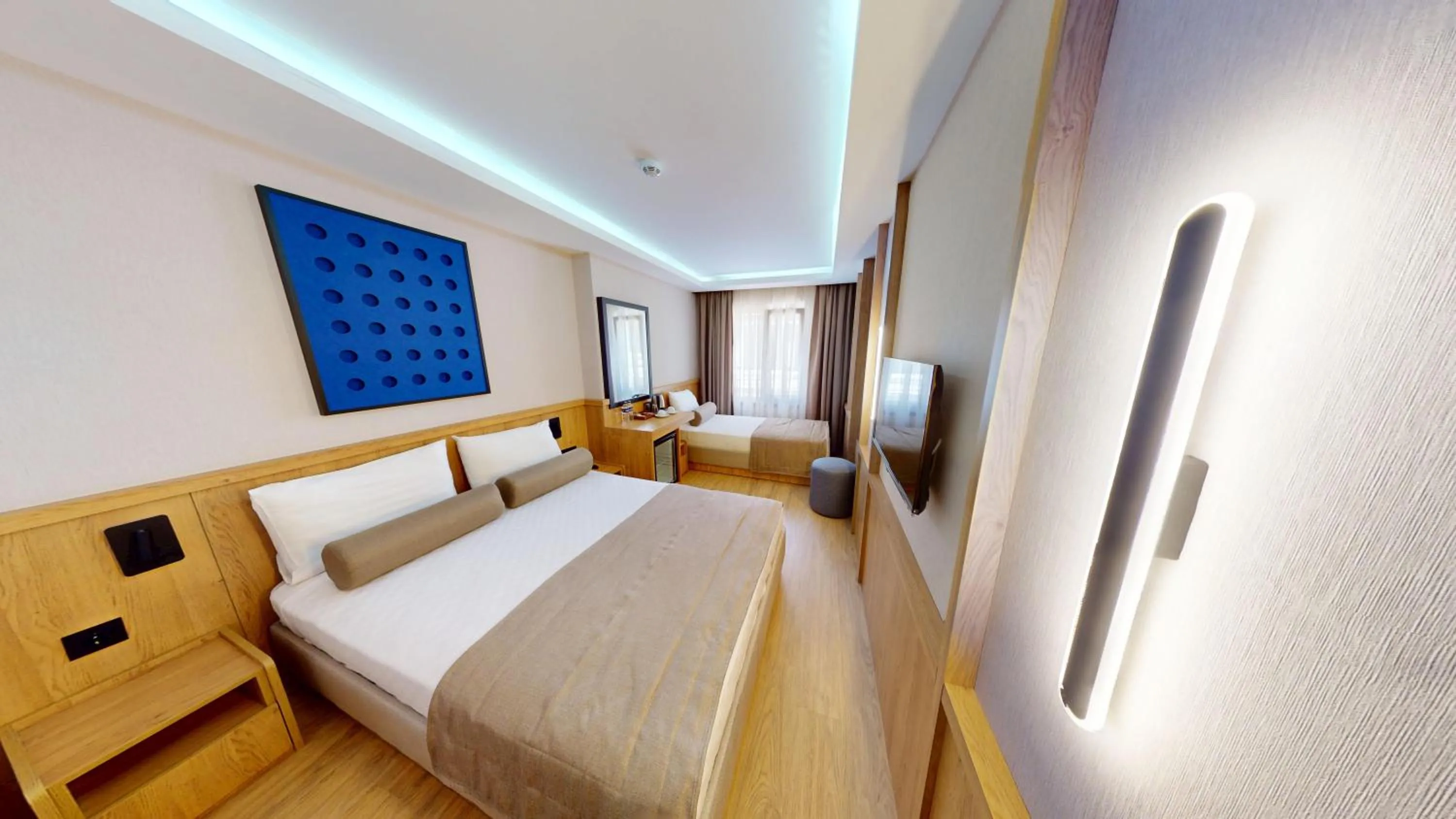 Photo of the whole room, Bed in Istanbul River Hotel