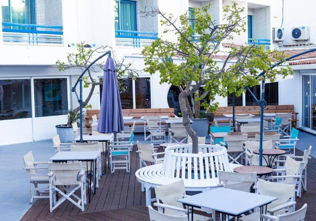 Nereus Hotel