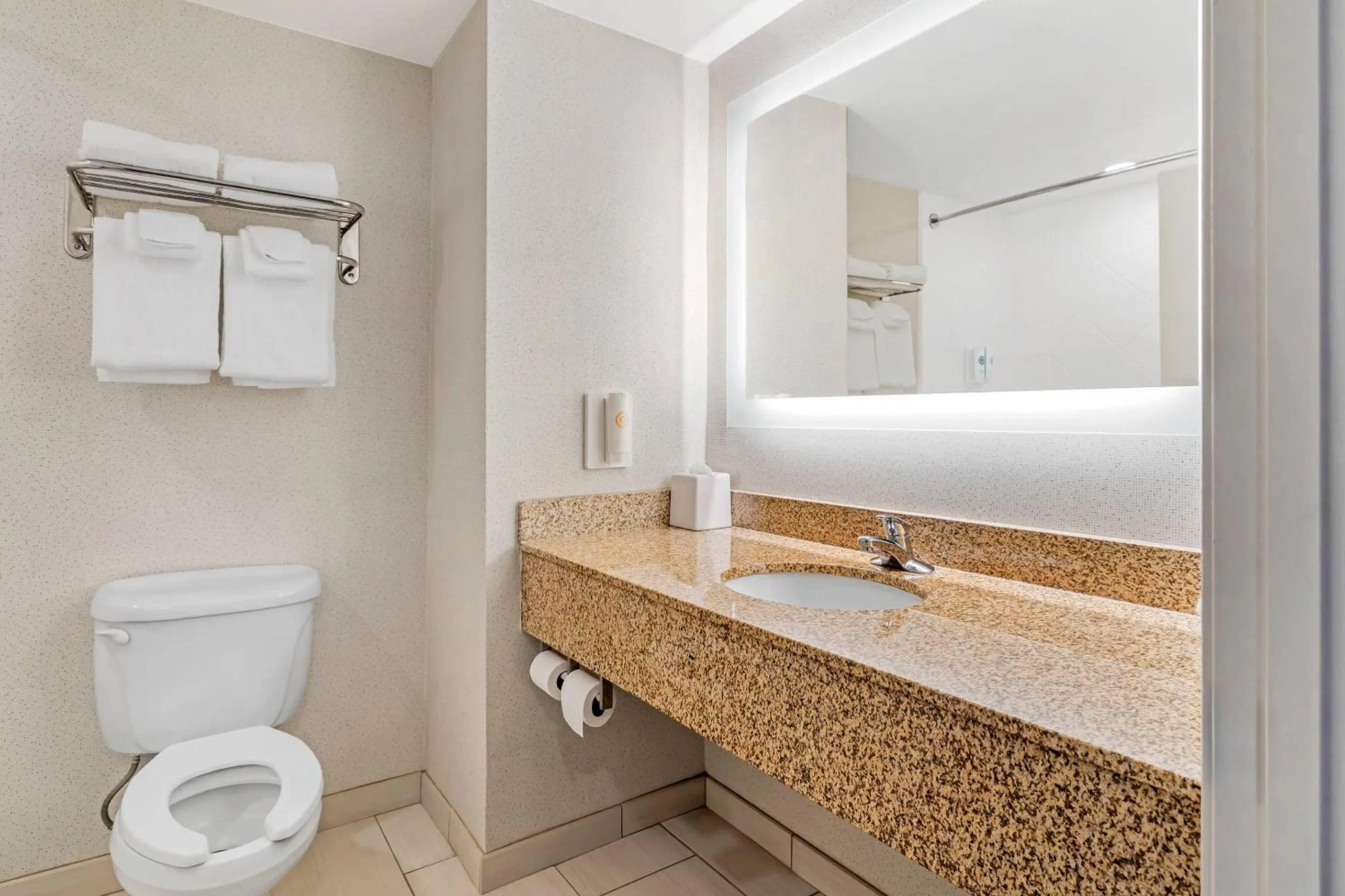 Bedroom in Comfort Inn Dayton South