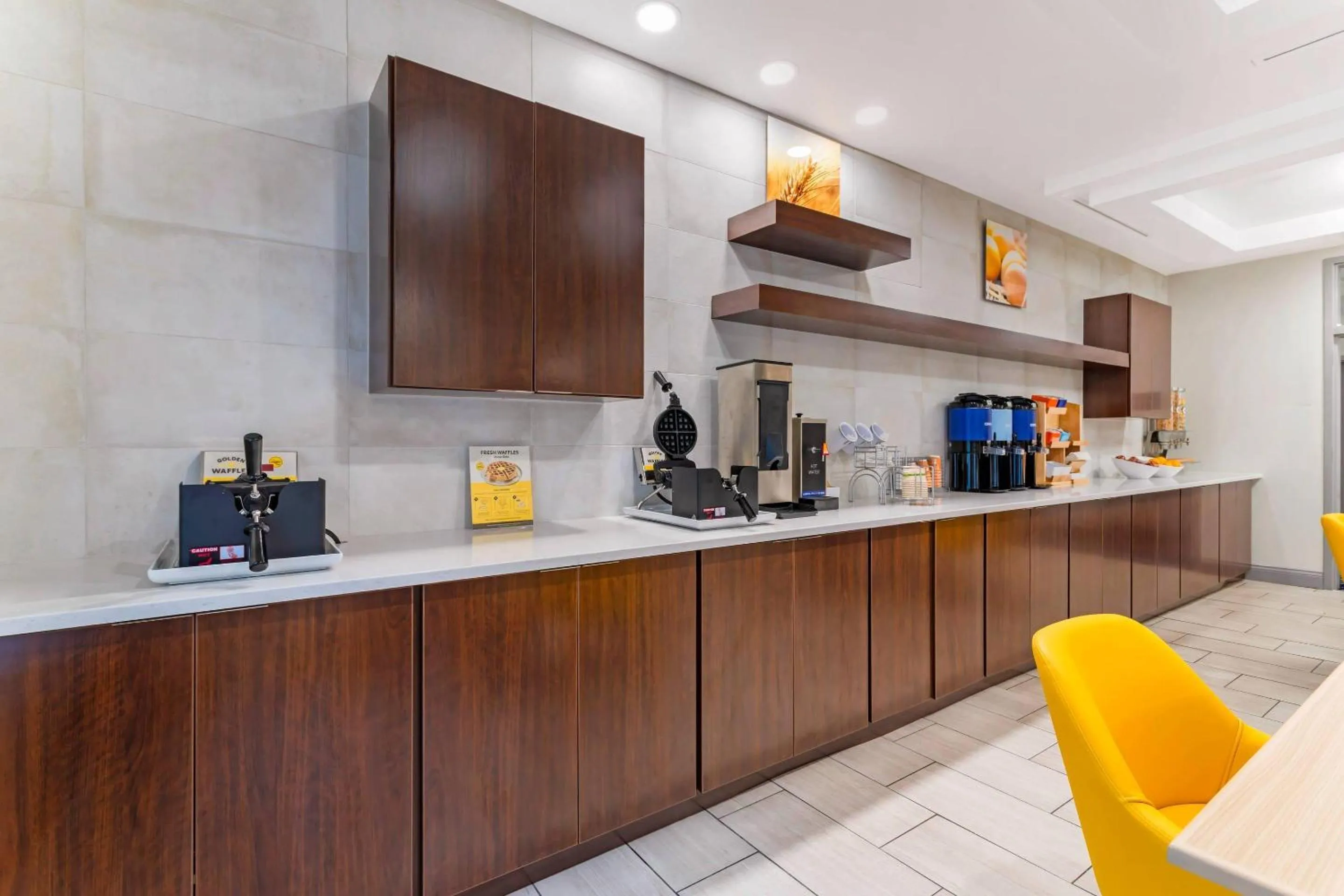 Breakfast in Comfort Inn Dayton South