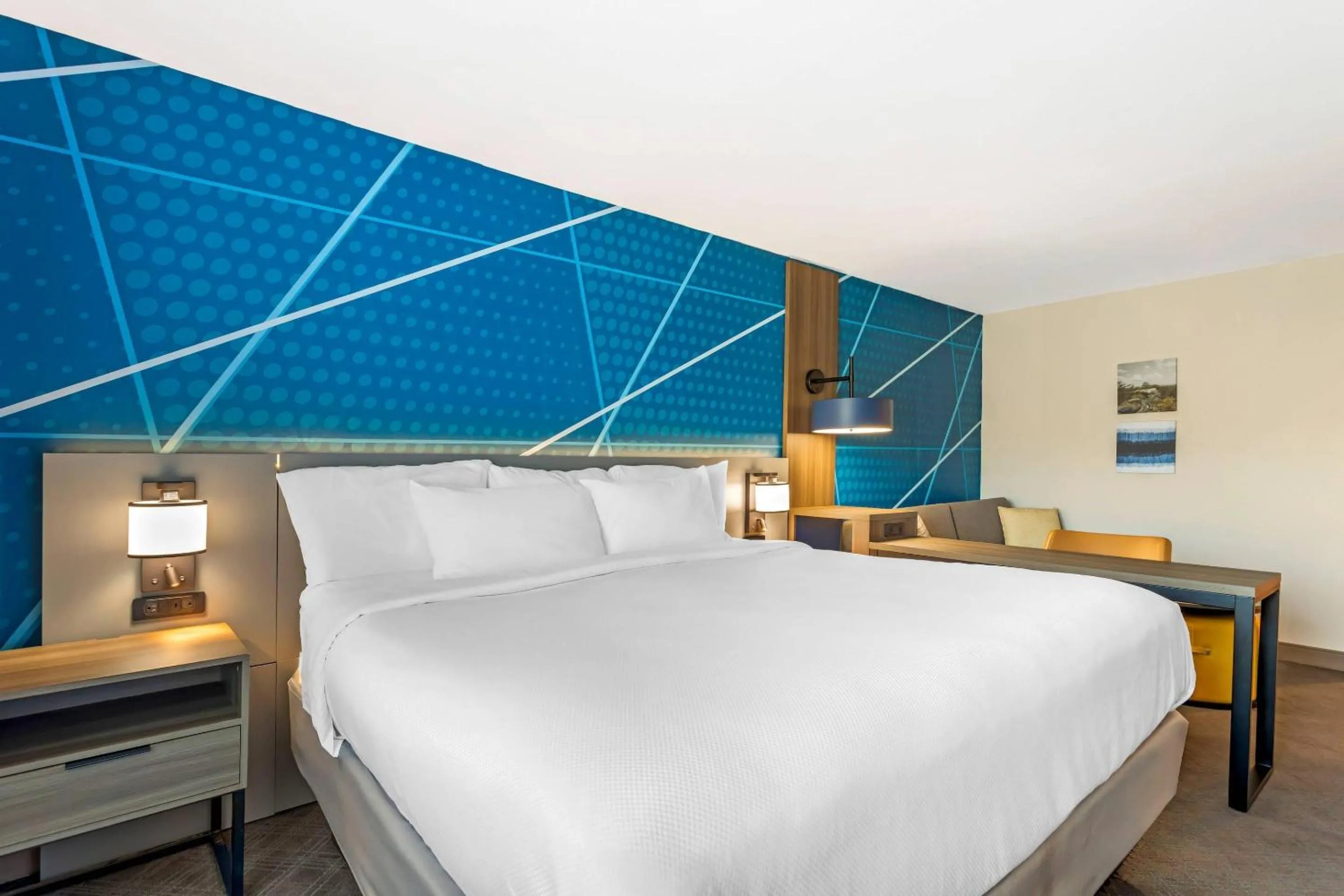 Bedroom, Bed in Comfort Inn Dayton South