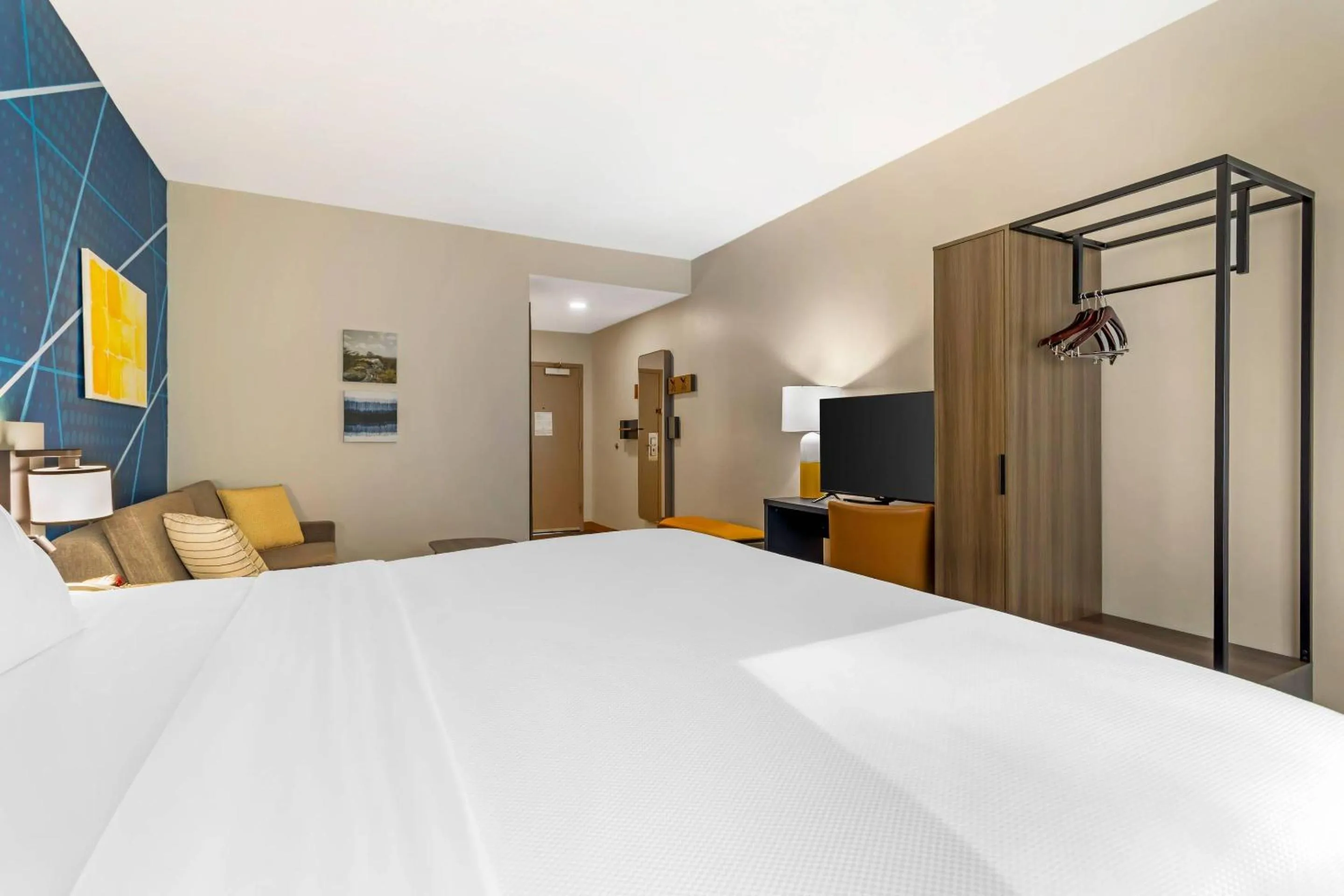 Bedroom, Bed in Comfort Inn Dayton South