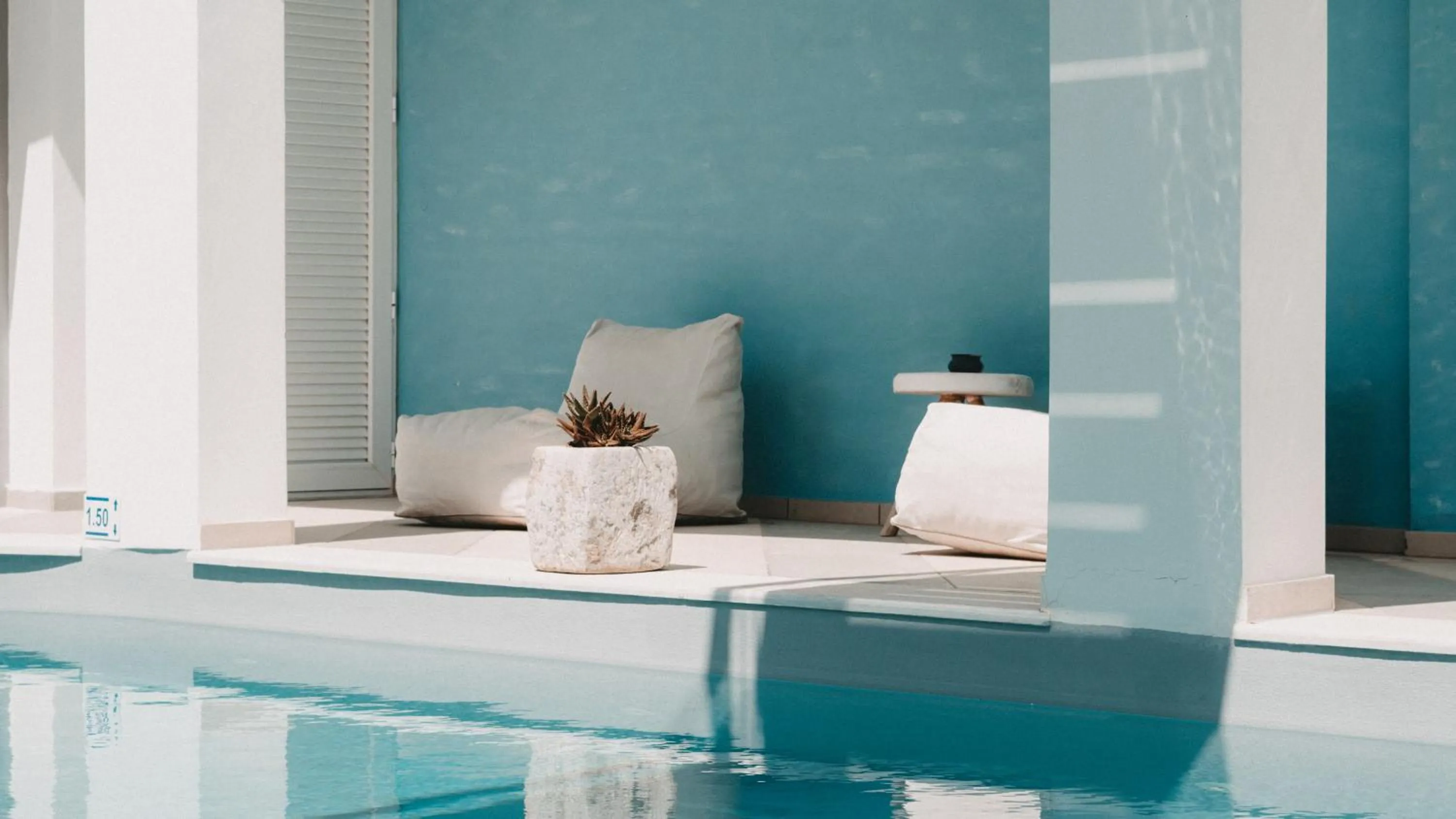 Property building in Porto Kaza