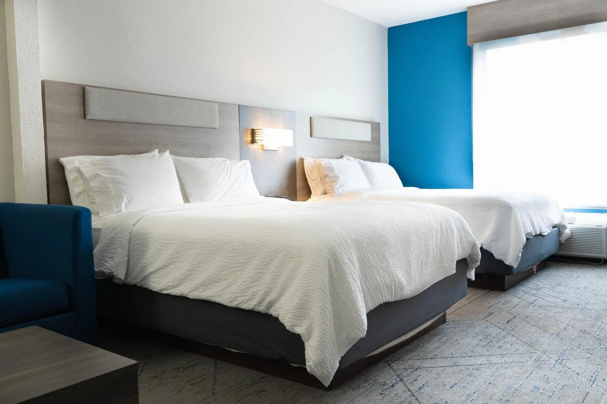 Photo of the whole room, Bed in Holiday Inn Express Hotel & Suites Hiawassee by IHG