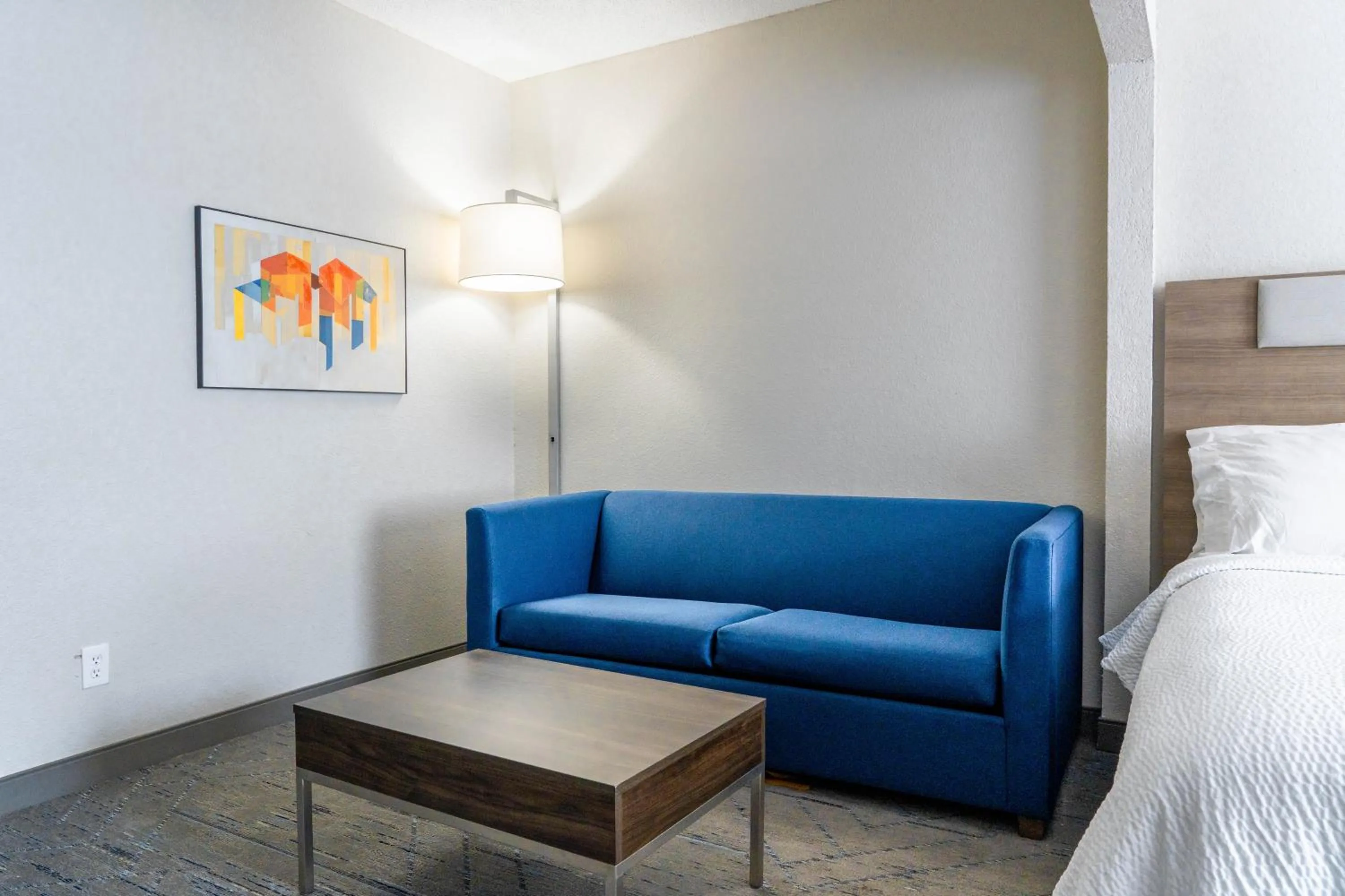 Bed in Holiday Inn Express Hotel & Suites Hiawassee by IHG