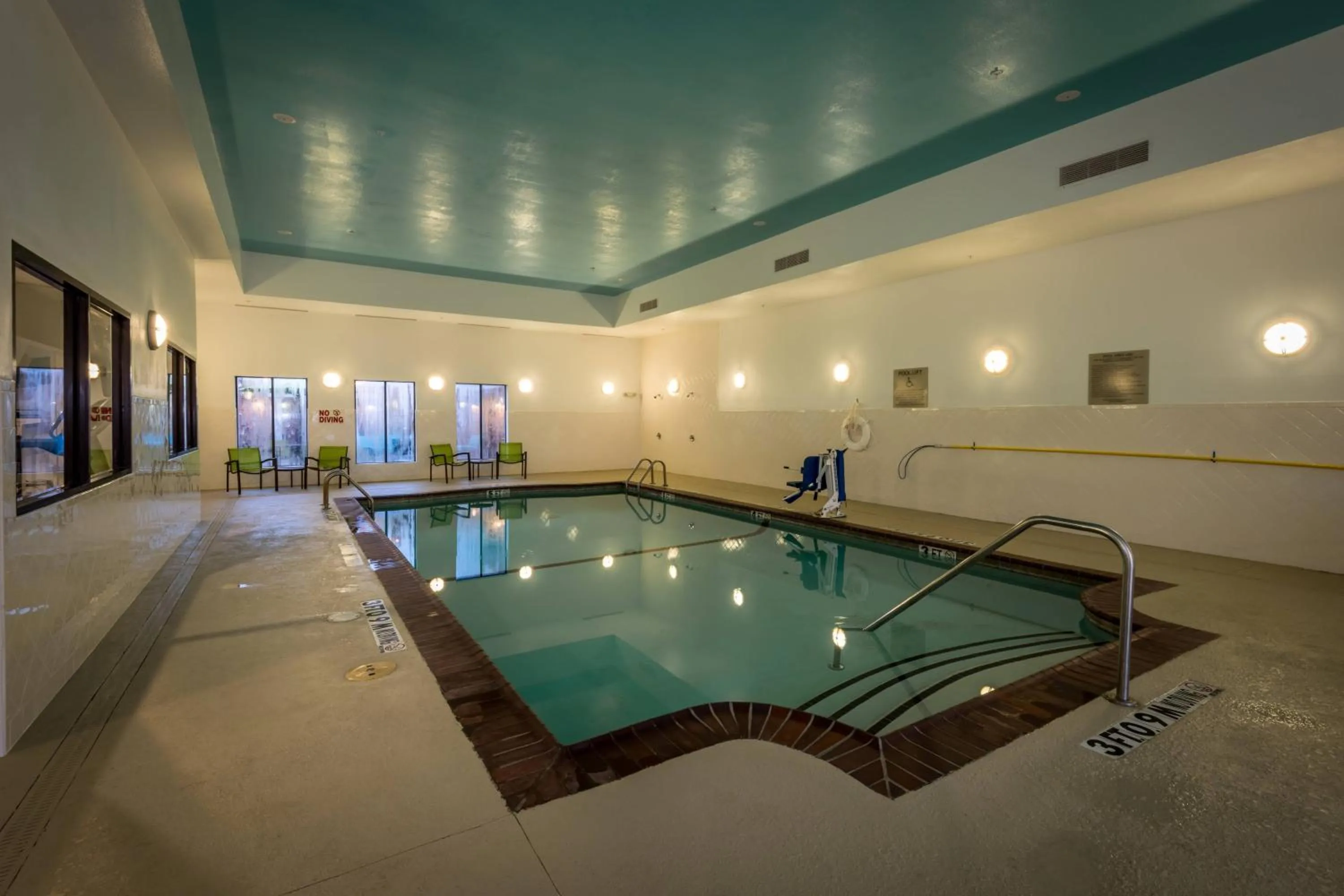 Swimming pool in SpringHill Suites by Marriott Denton