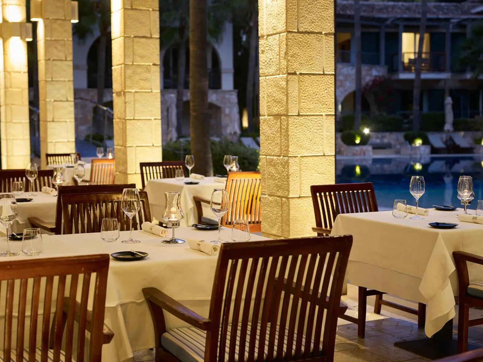 Restaurant/places to eat in Columbia Beach Resort