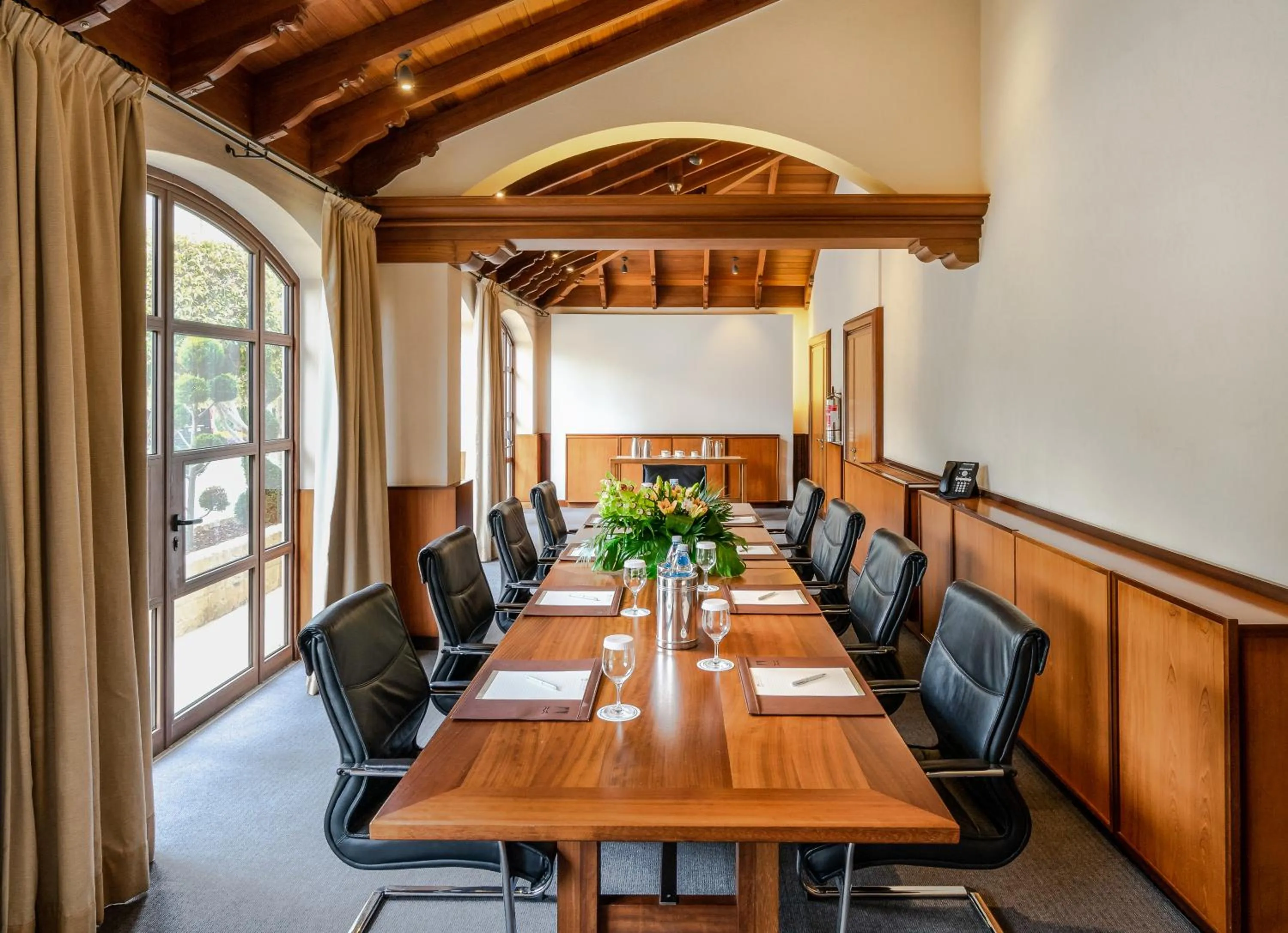 Meeting/conference room in Columbia Beach Resort