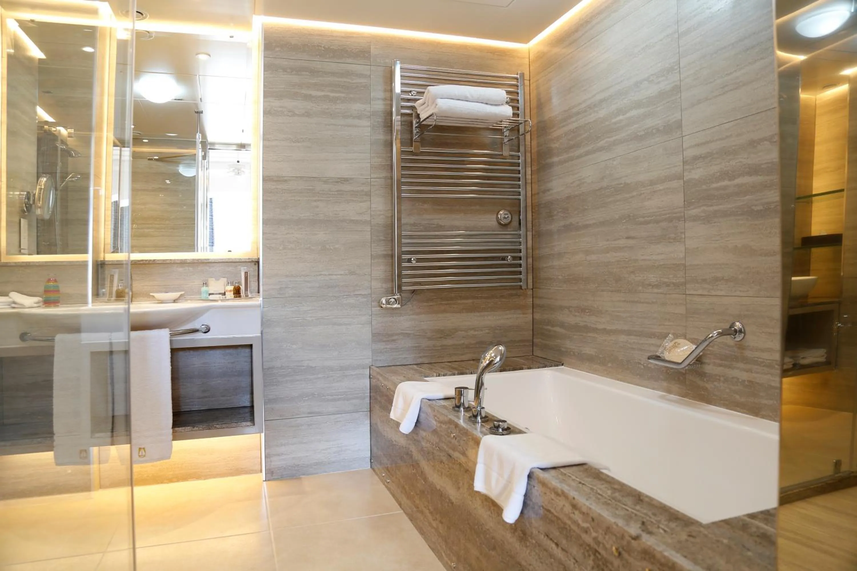 Bathroom in Columbia Beach Resort