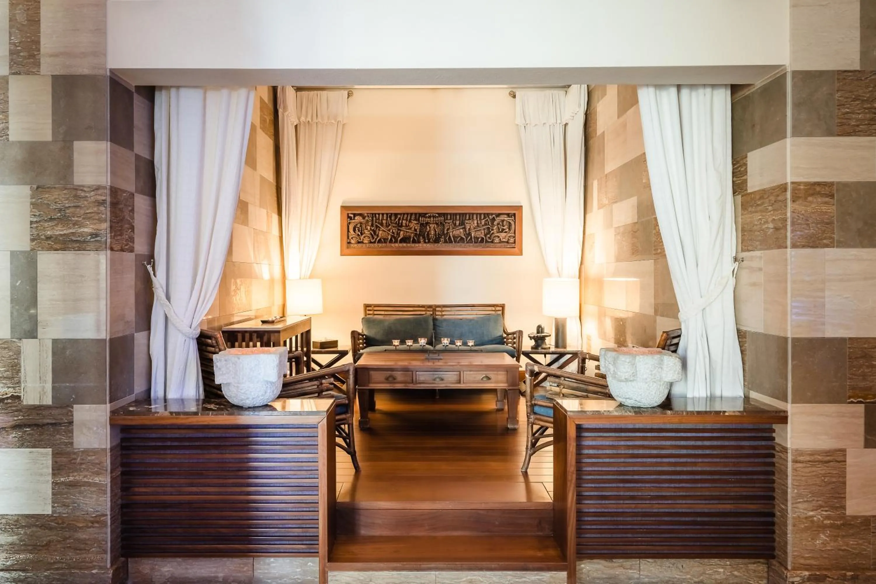 Seating area in Columbia Beach Resort