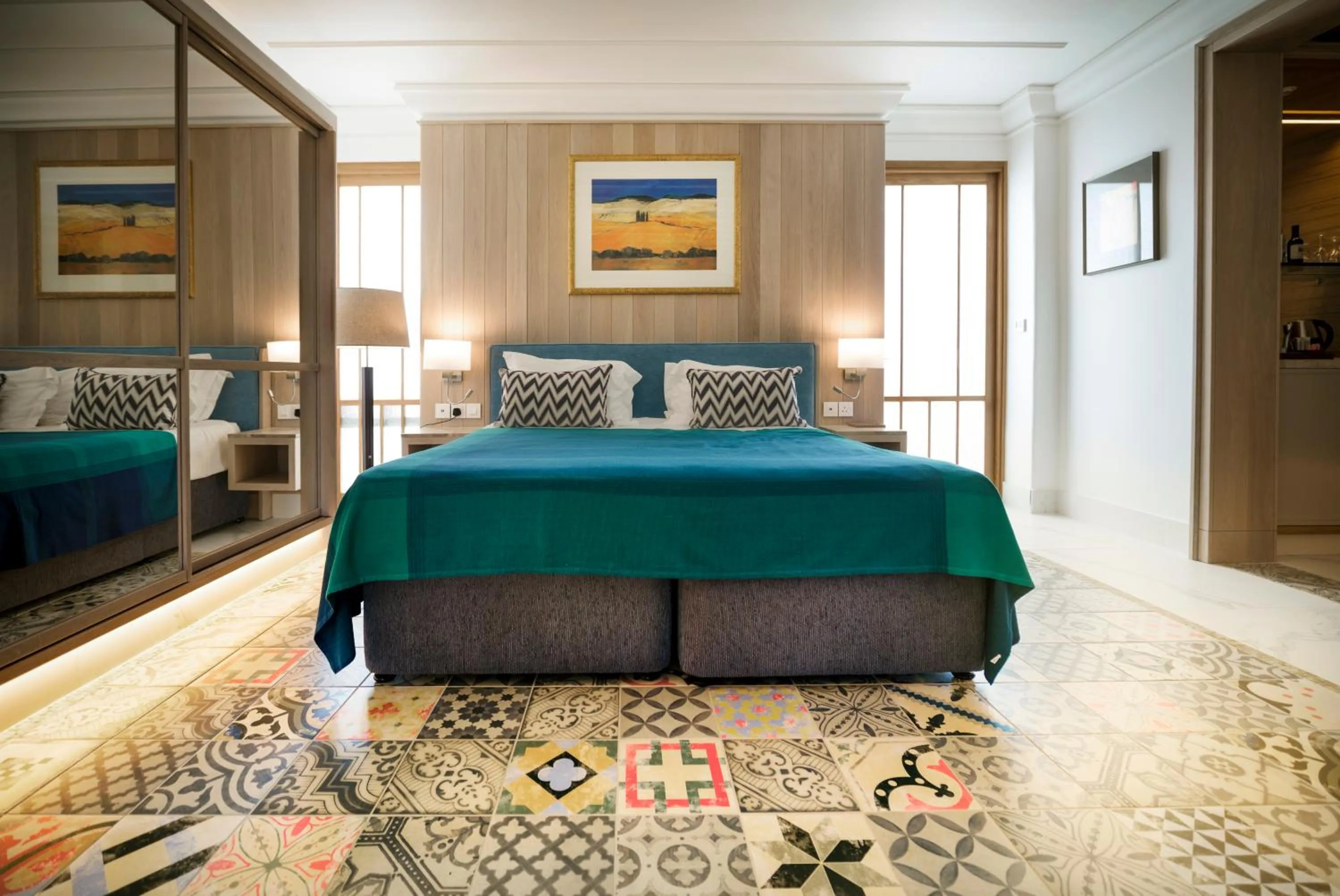 Bedroom, Bed in Columbia Beach Resort