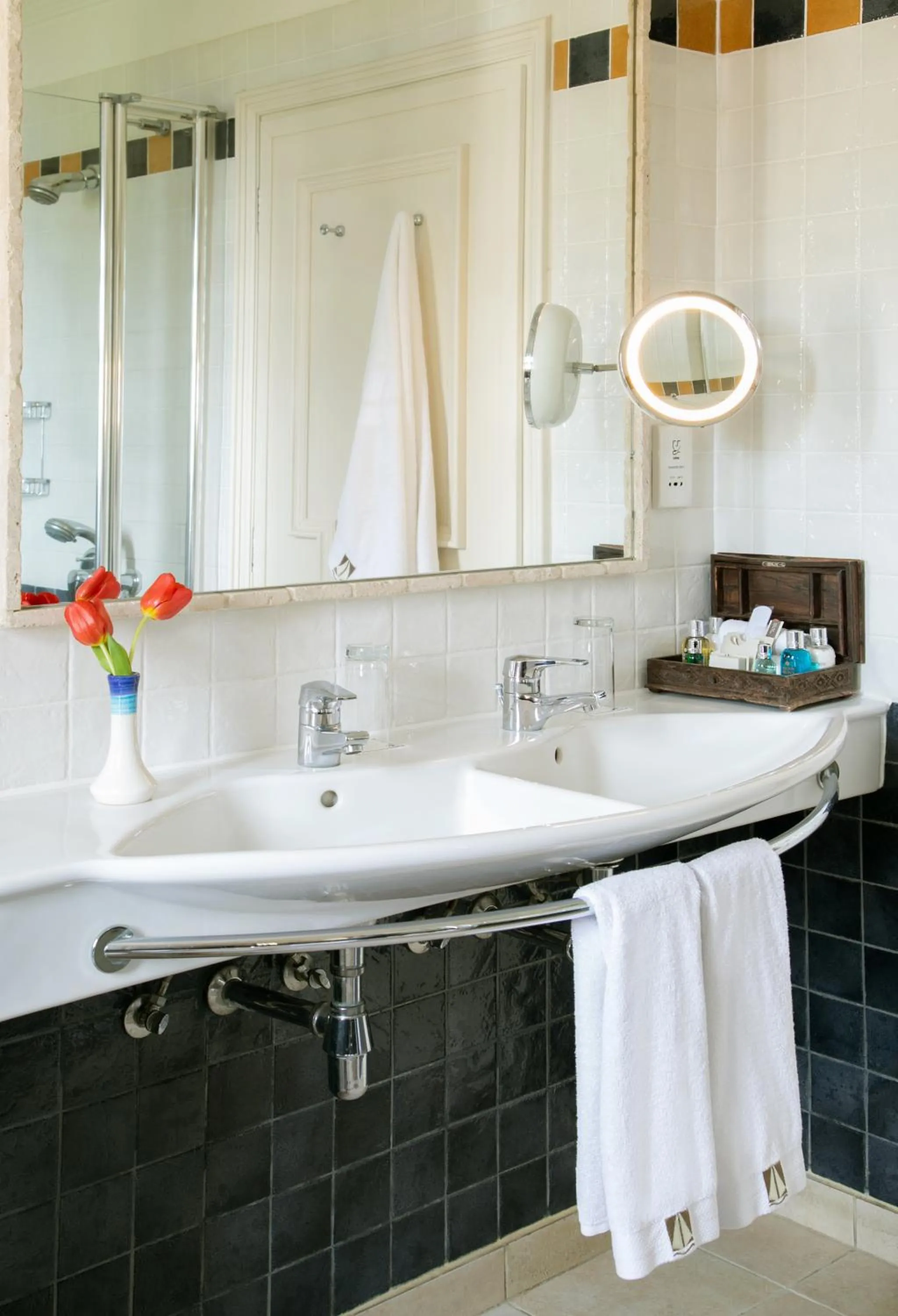 Bathroom in Columbia Beach Resort