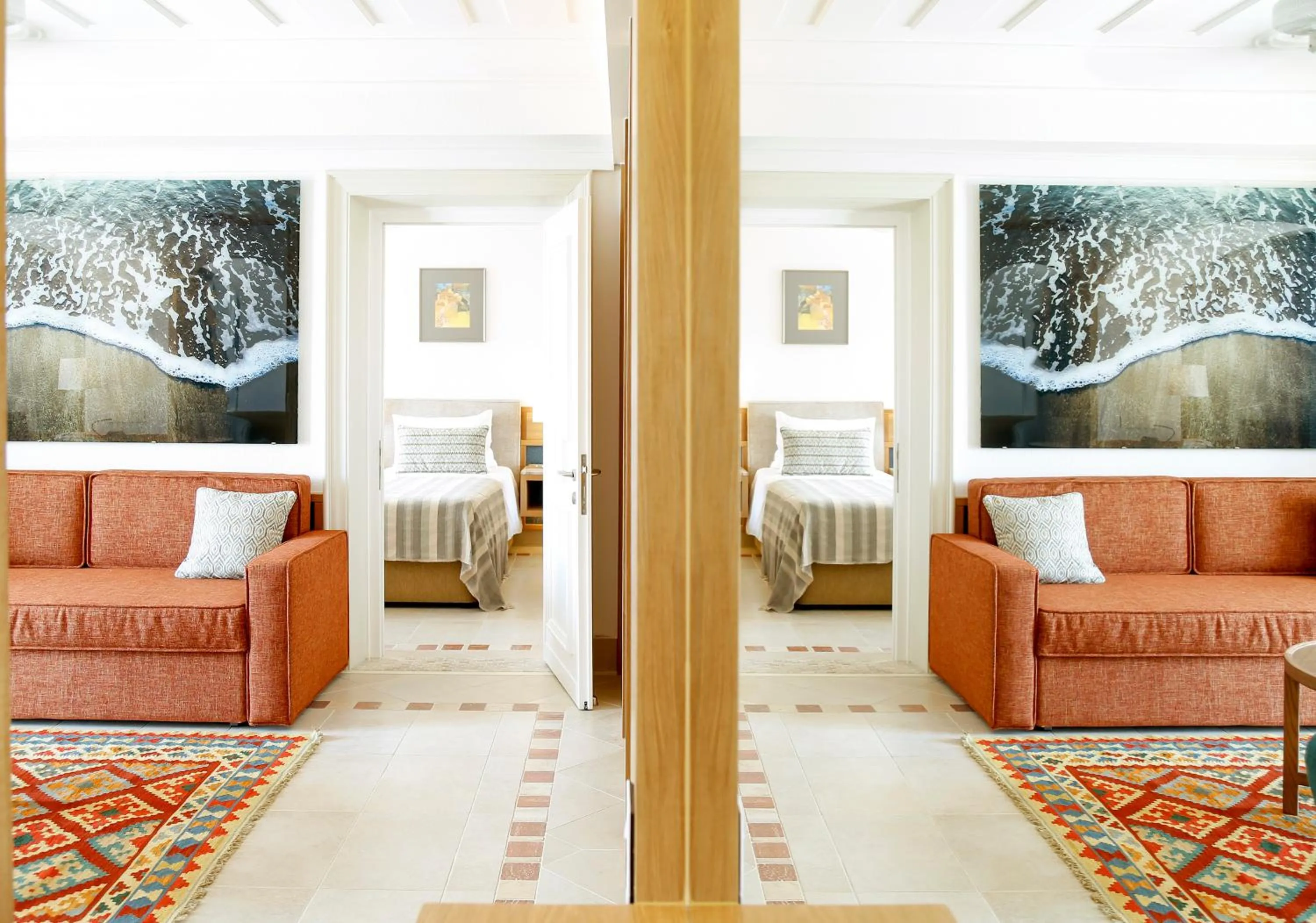 Living room, Bed in Columbia Beach Resort