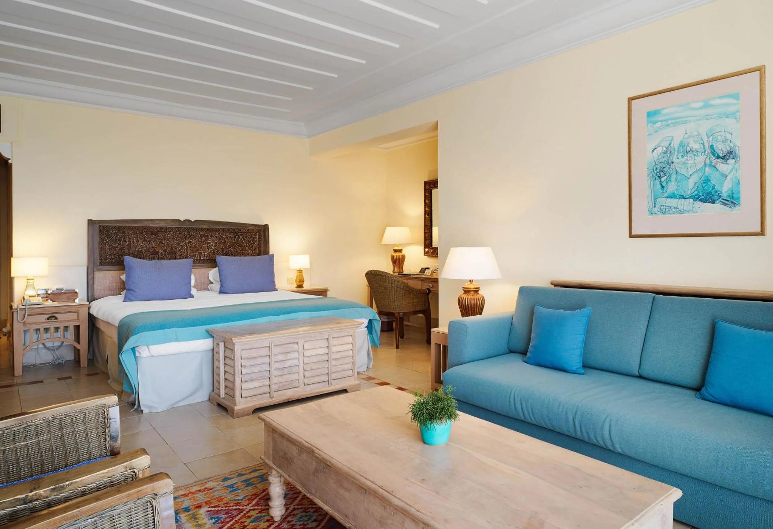 Bed in Columbia Beach Resort