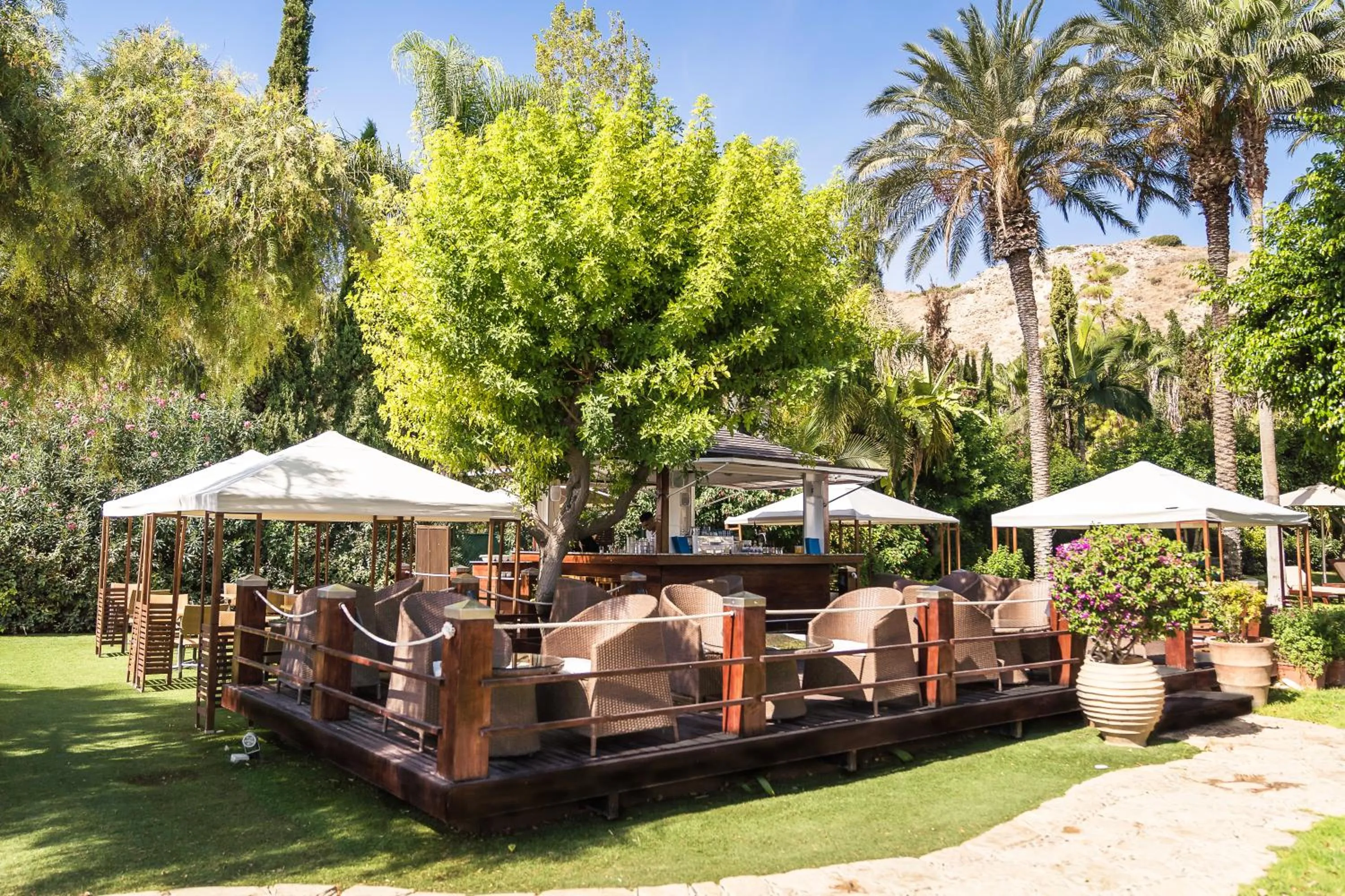 Lounge or bar in Columbia Beach Resort