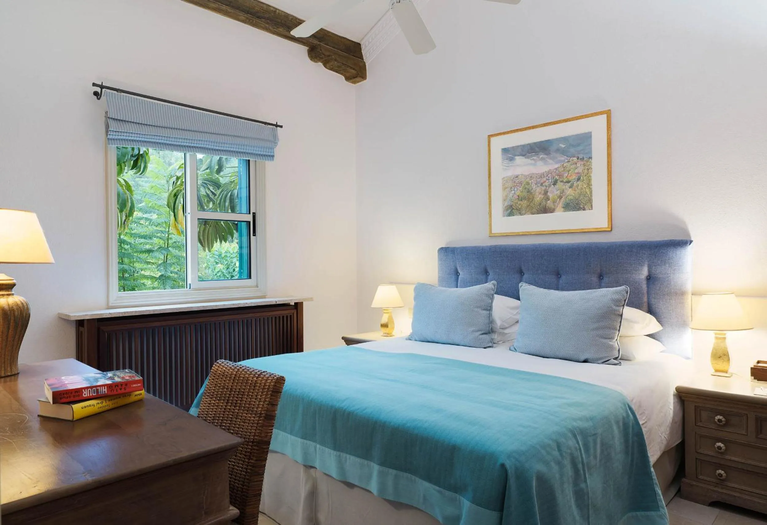 Bed in Columbia Beach Resort