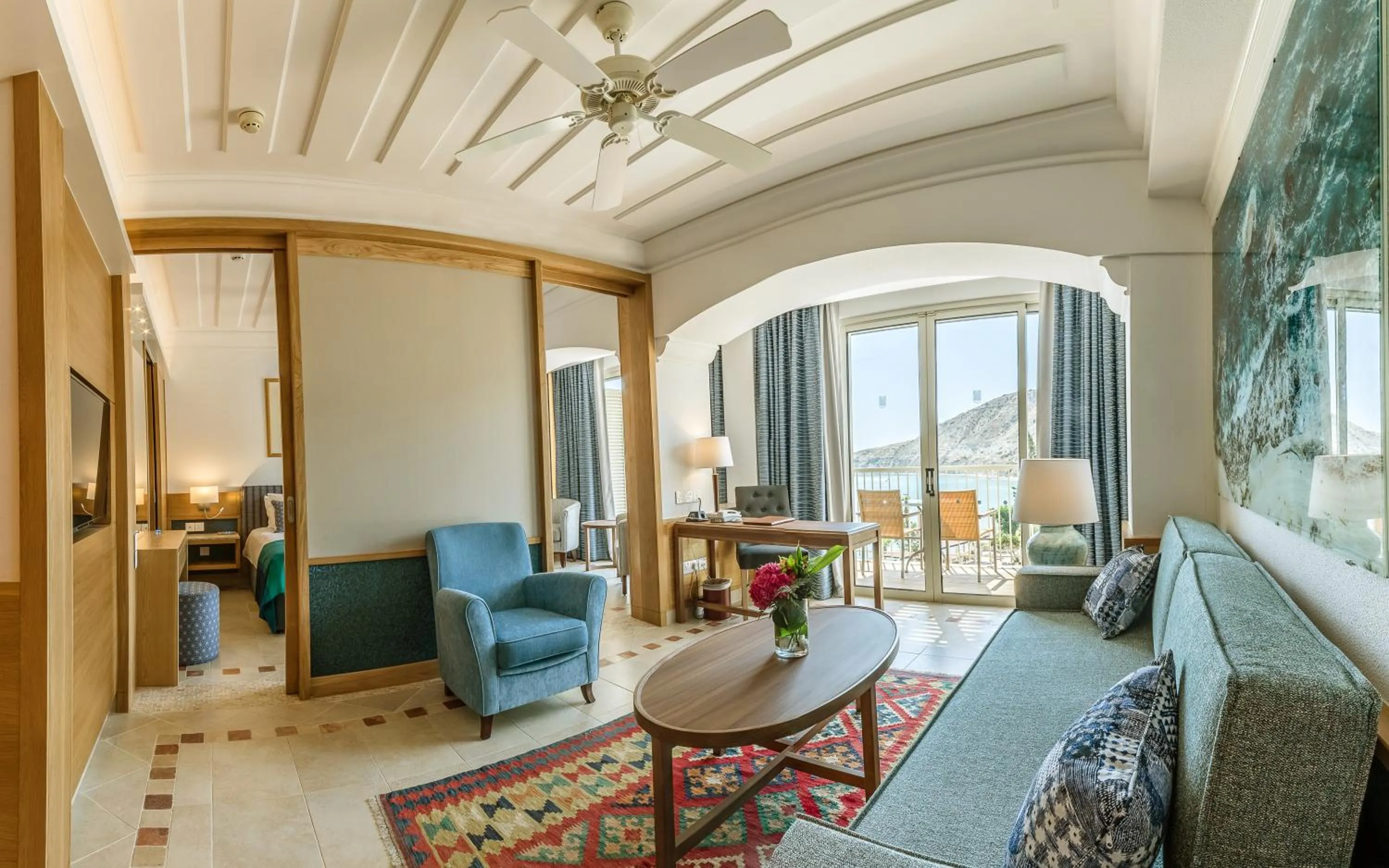 Seating area in Columbia Beach Resort