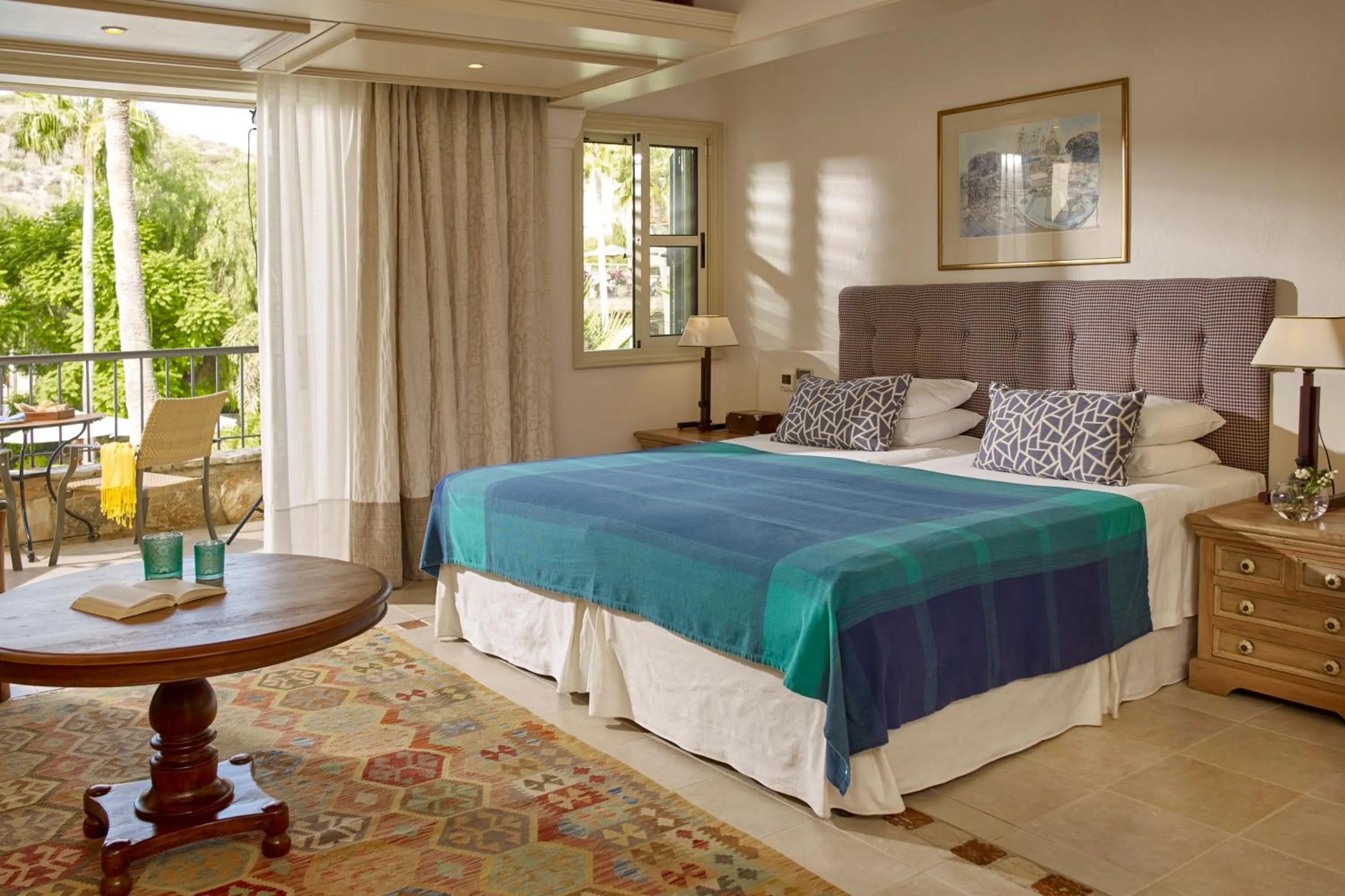 Bed in Columbia Beach Resort