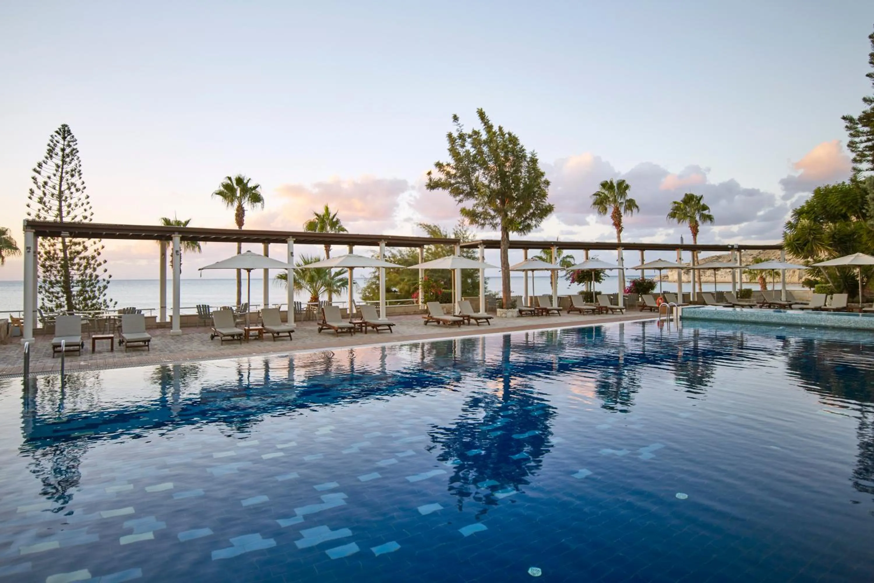 Swimming pool in Columbia Beach Resort