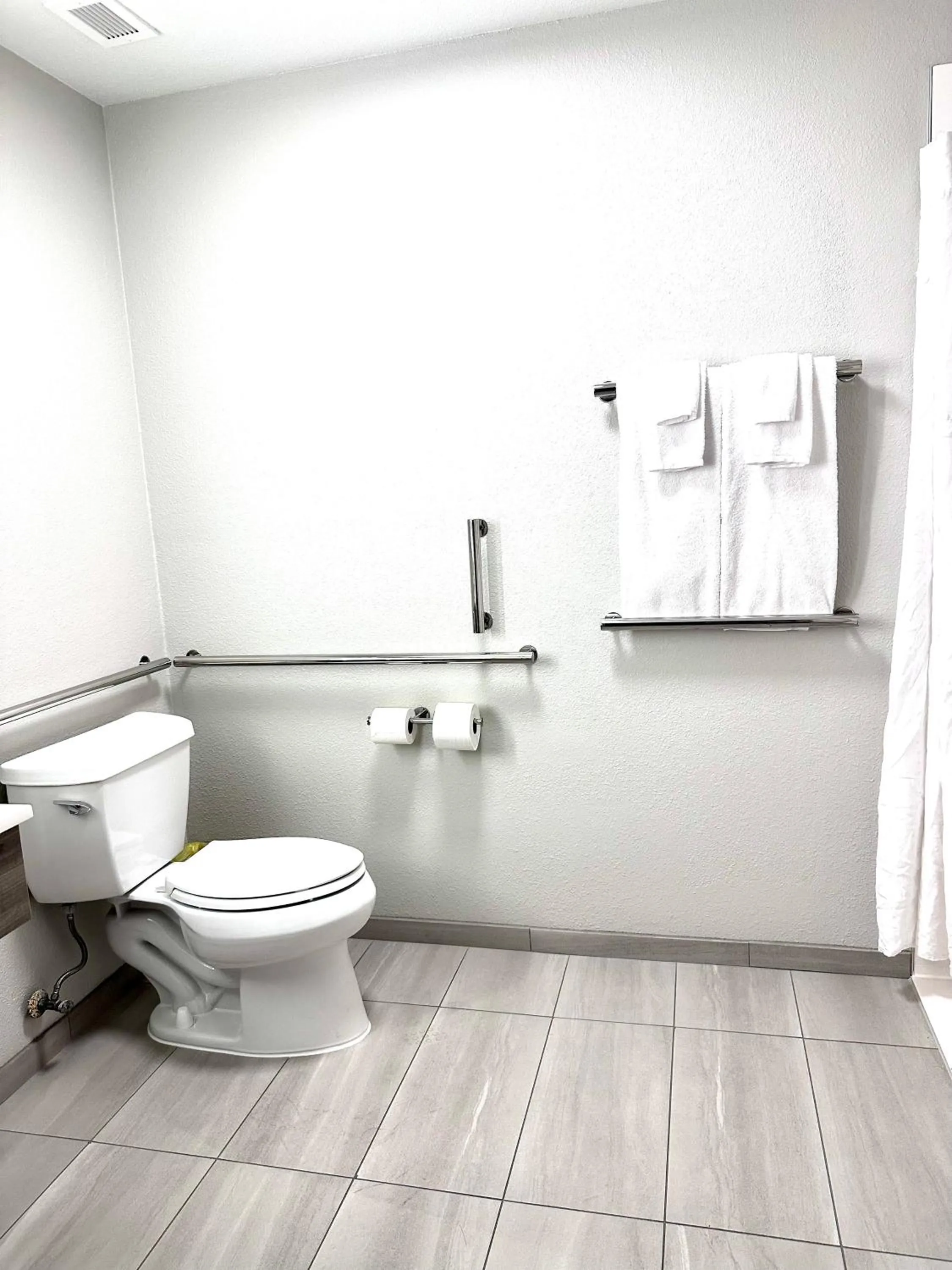 Toilet in Holiday Inn Express Hotel & Suites Hinesville by IHG