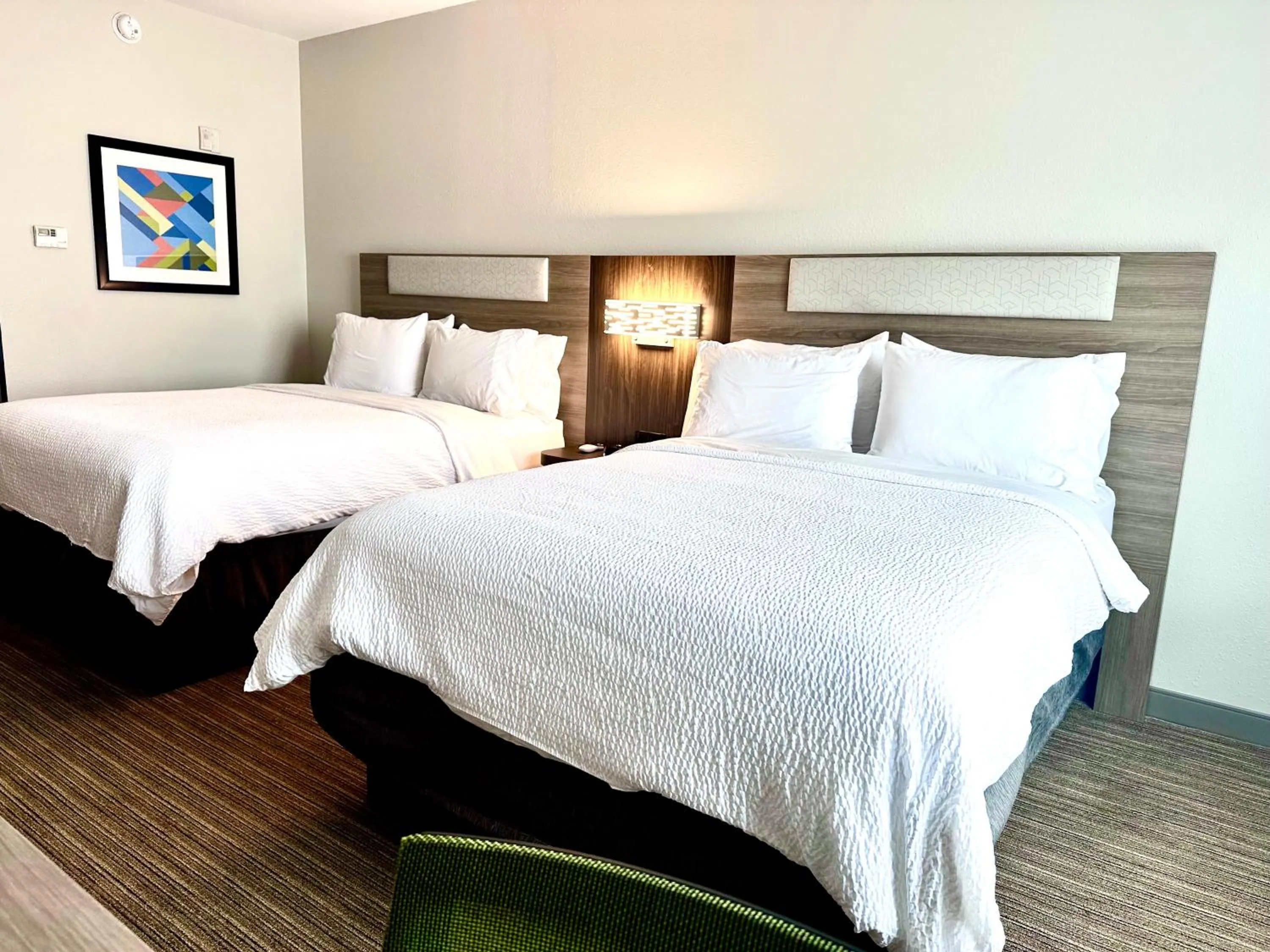 Bed in Holiday Inn Express Hotel & Suites Hinesville by IHG