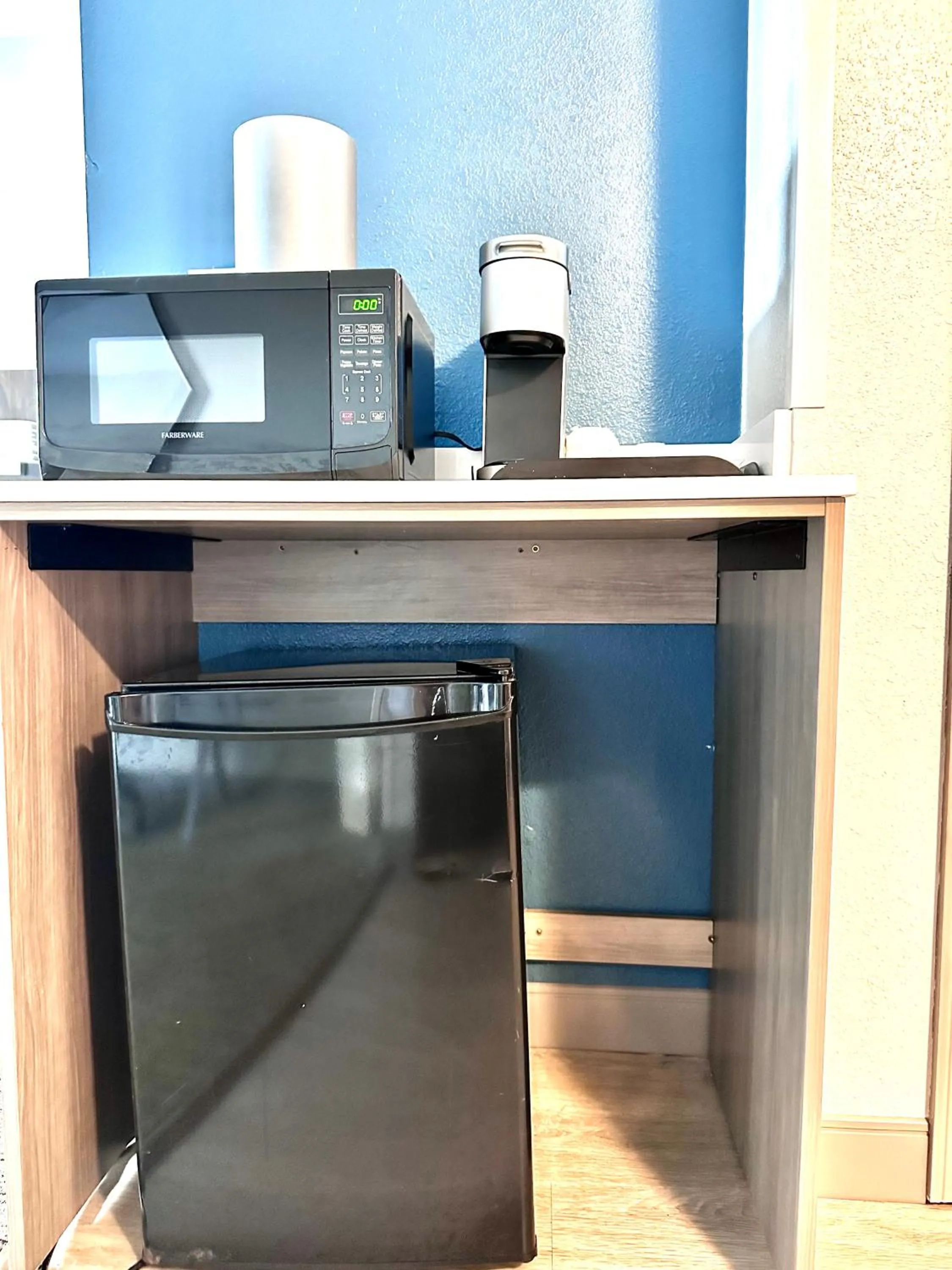 Coffee/tea facilities in Holiday Inn Express Hotel & Suites Hinesville by IHG