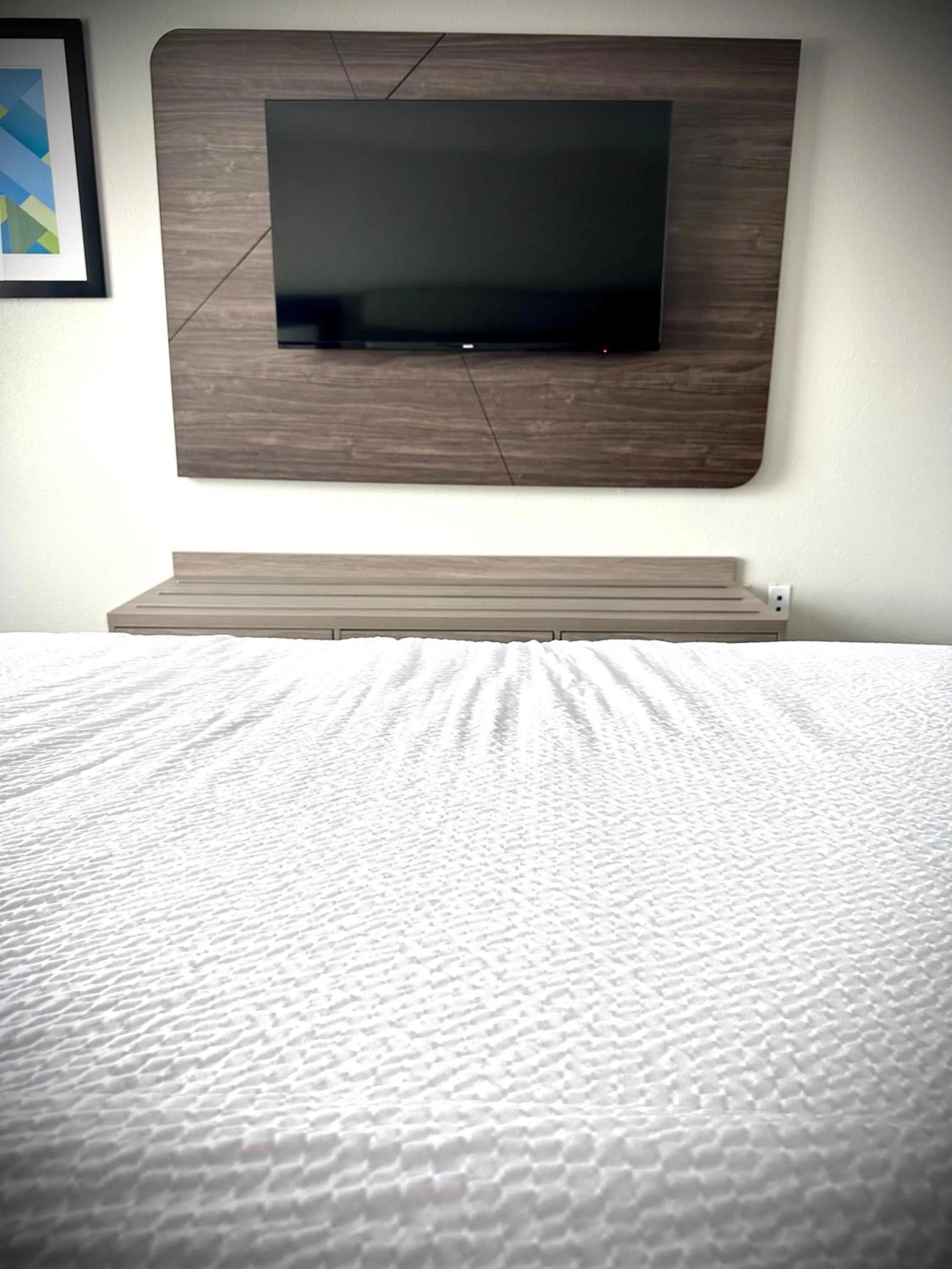 Bed in Holiday Inn Express Hotel & Suites Hinesville by IHG