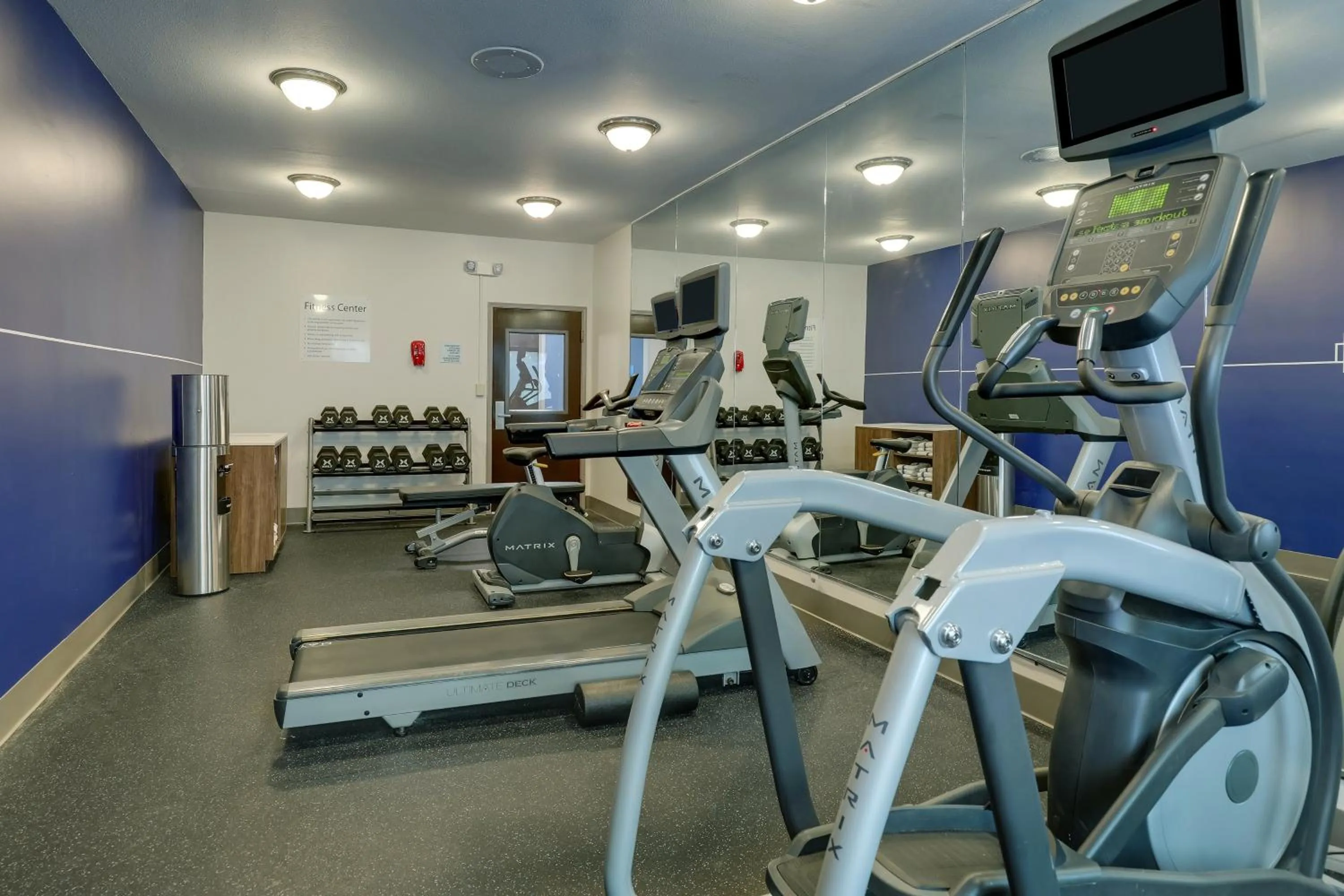 Fitness centre/facilities in Holiday Inn Express Hotel & Suites Hinesville by IHG