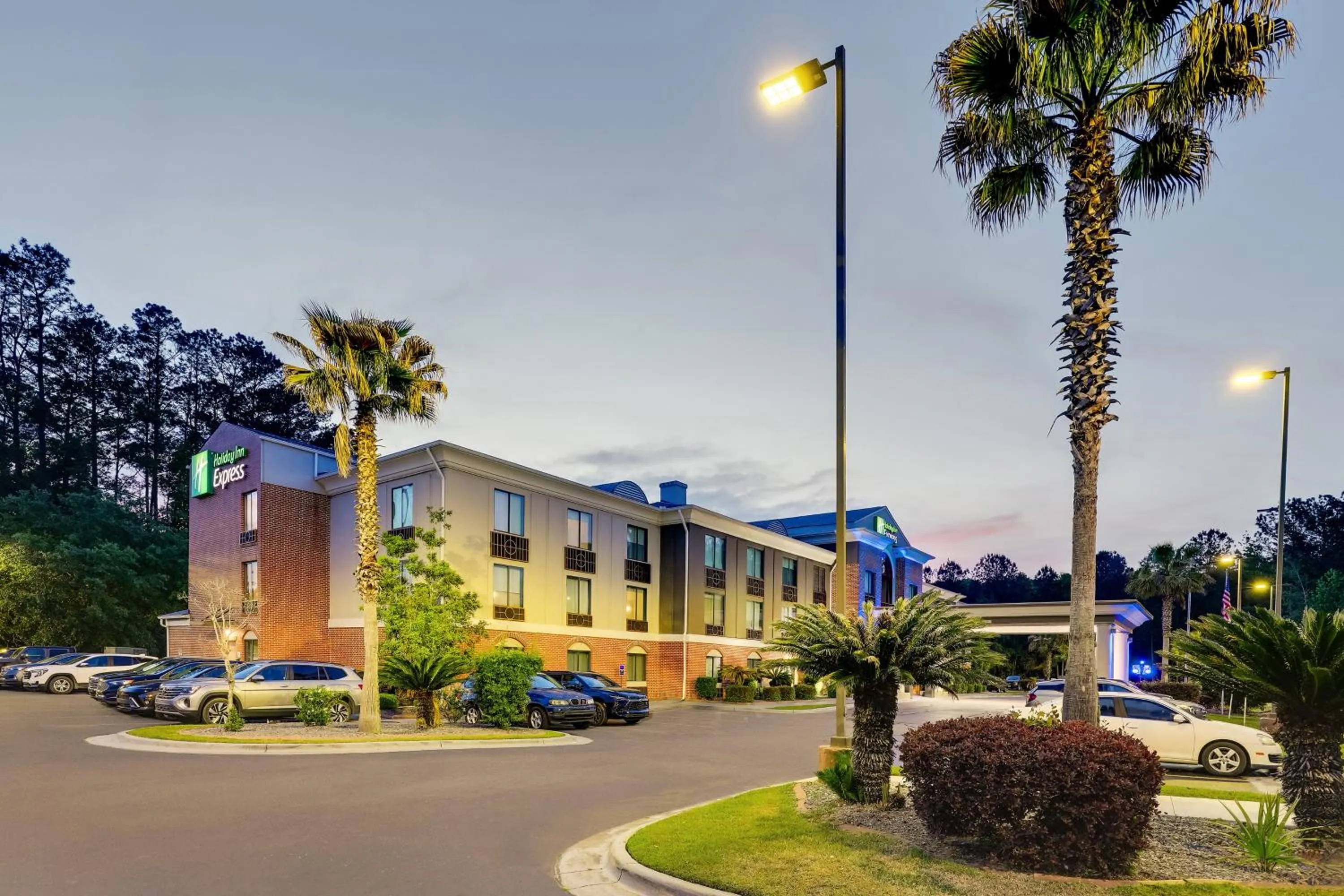 Property building in Holiday Inn Express Hotel & Suites Hinesville by IHG