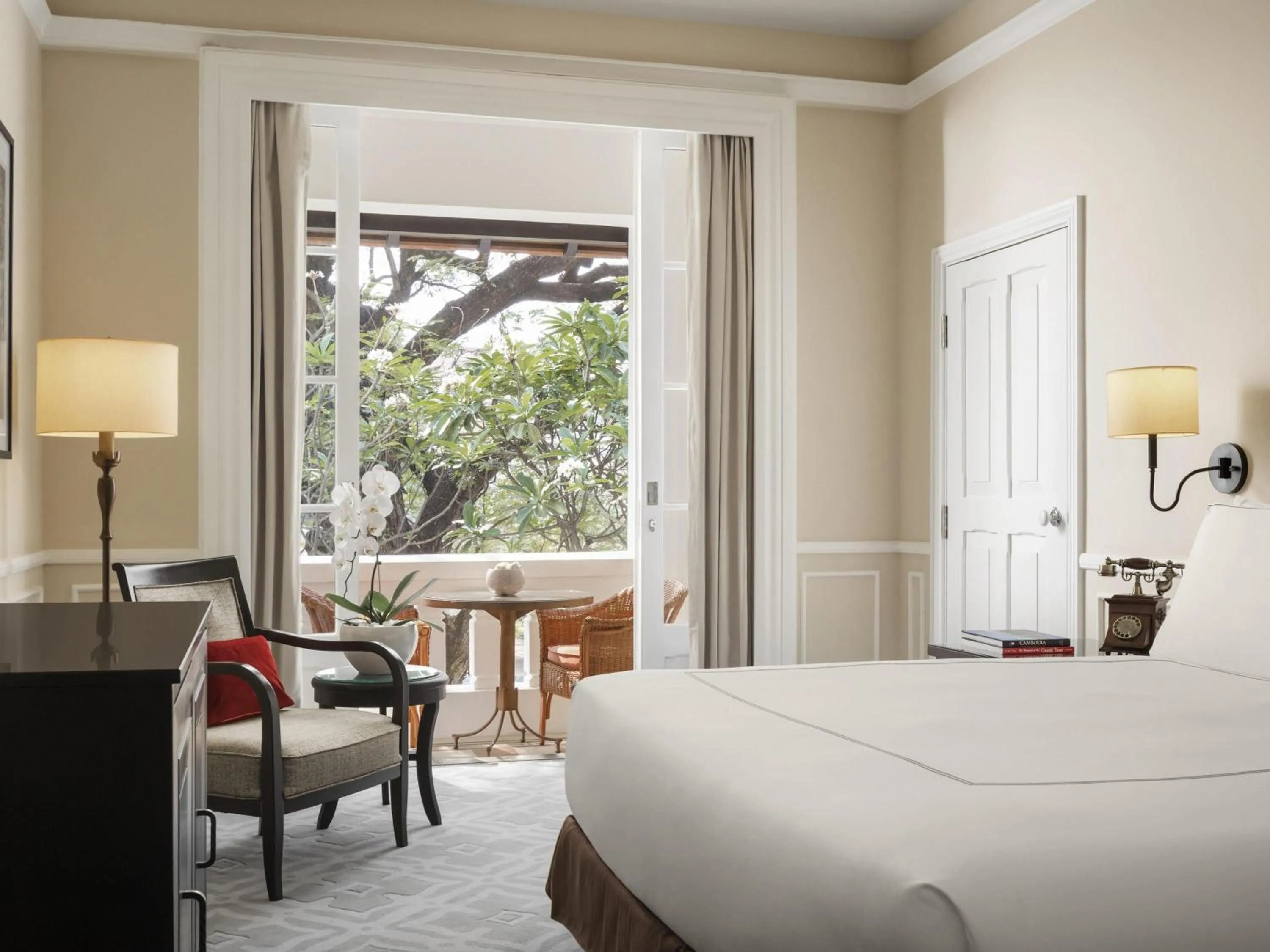 Bedroom, Bed in Raffles Hotel Le Royal
