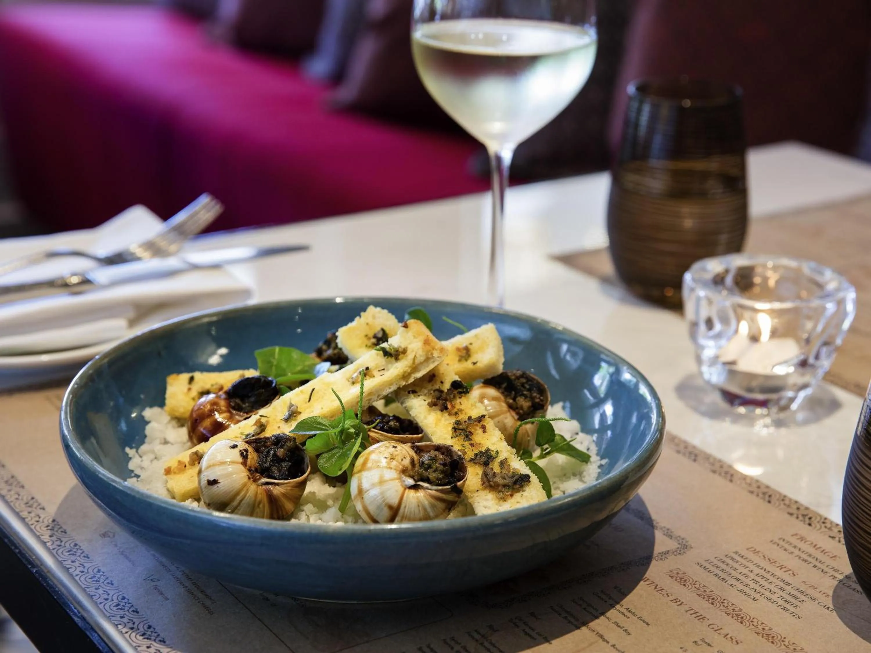 Restaurant/places to eat in Raffles Hotel Le Royal