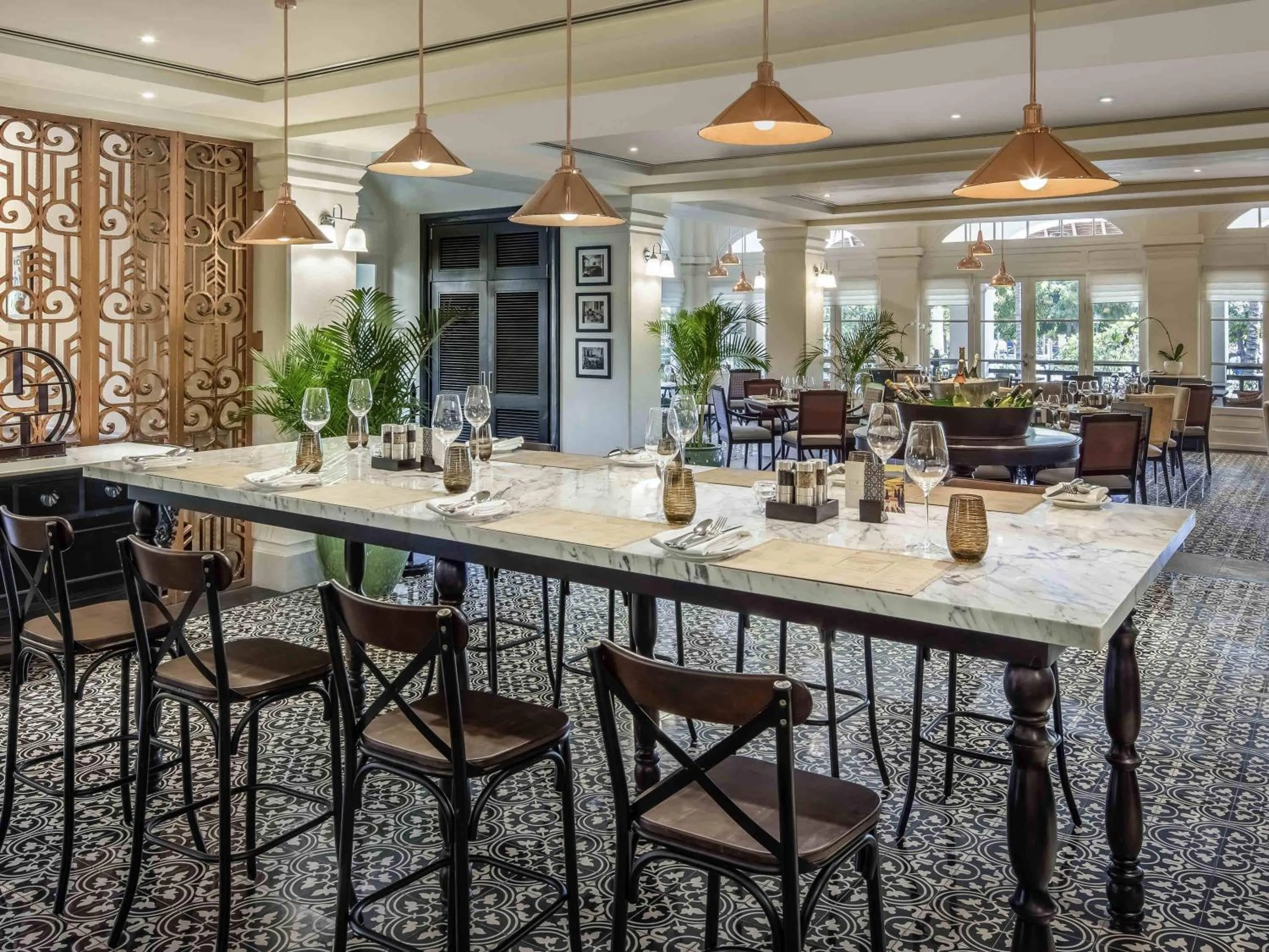 Restaurant/places to eat in Raffles Hotel Le Royal