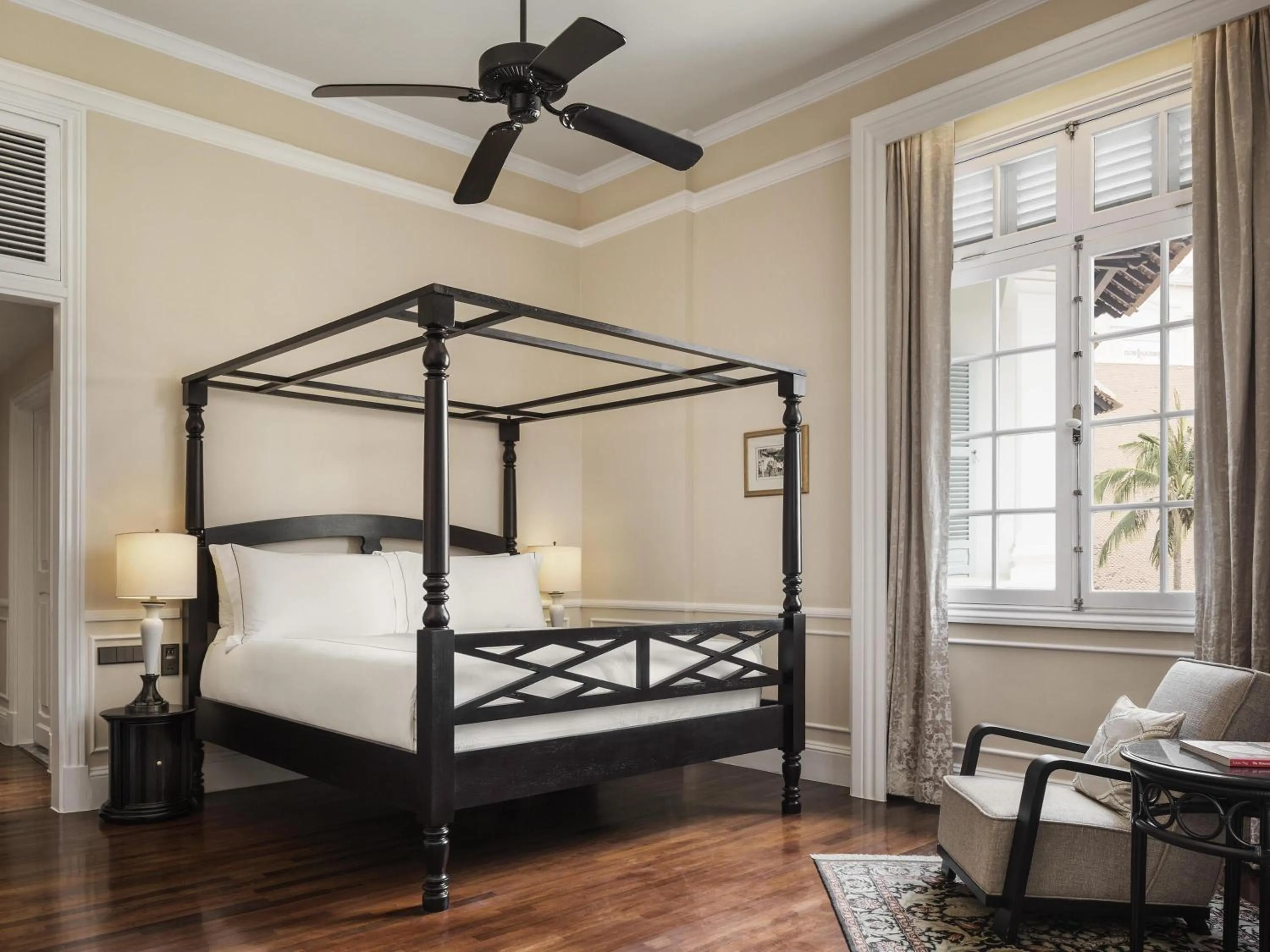 Bedroom, Bed in Raffles Hotel Le Royal