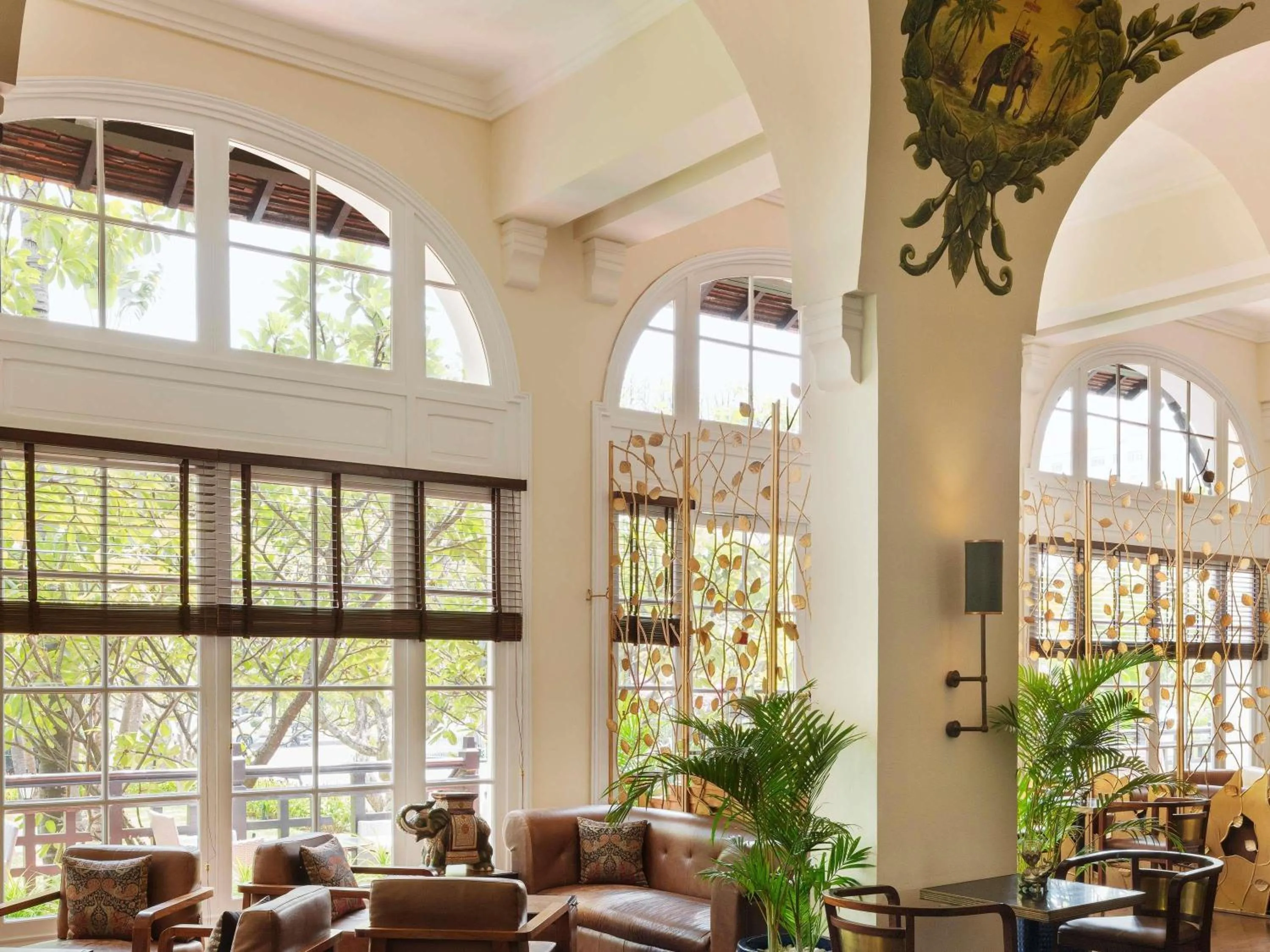 Restaurant/places to eat in Raffles Hotel Le Royal