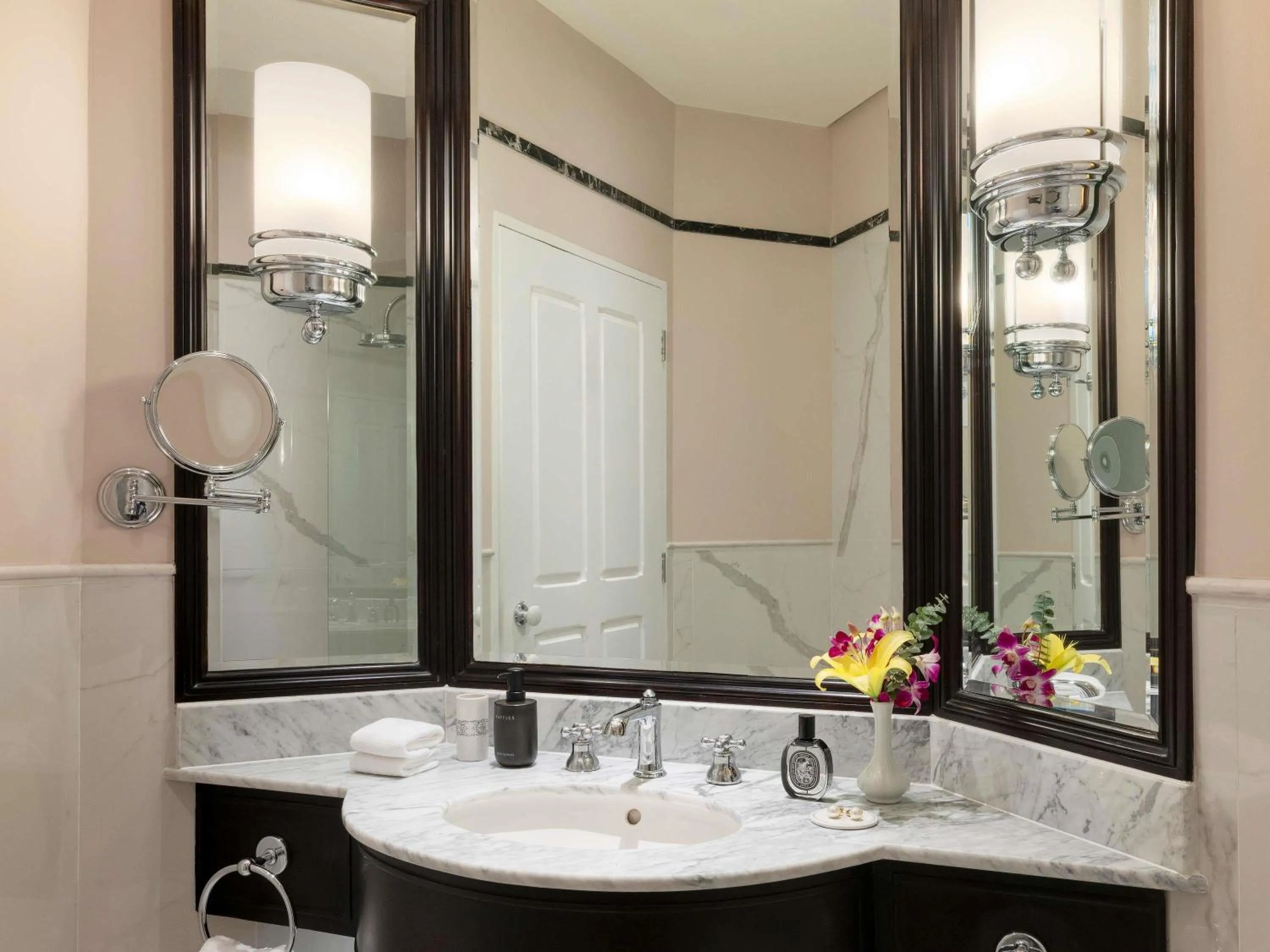 Bedroom in Raffles Grand Hotel d'Angkor