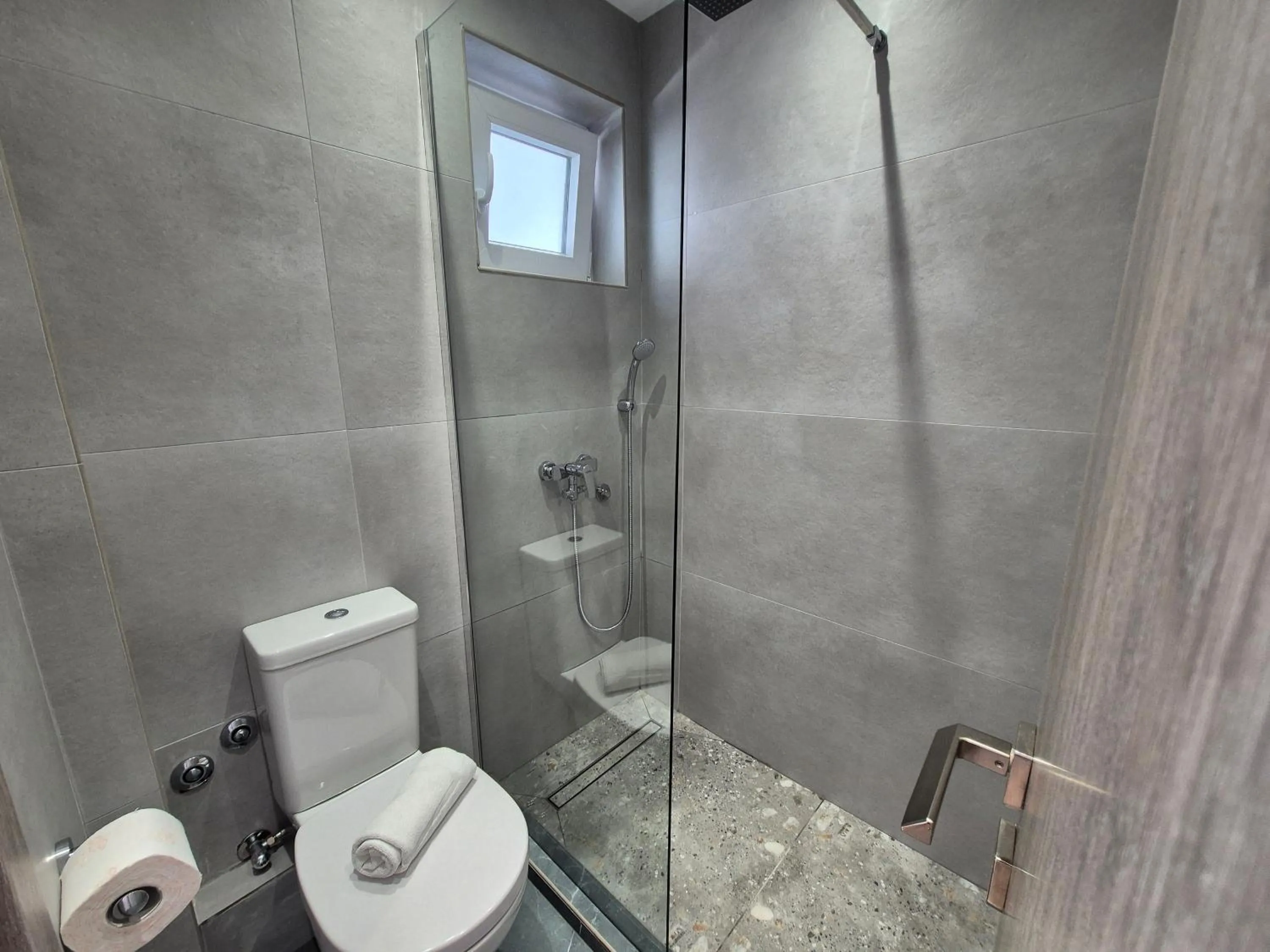 Shower in Morfeas Hotel