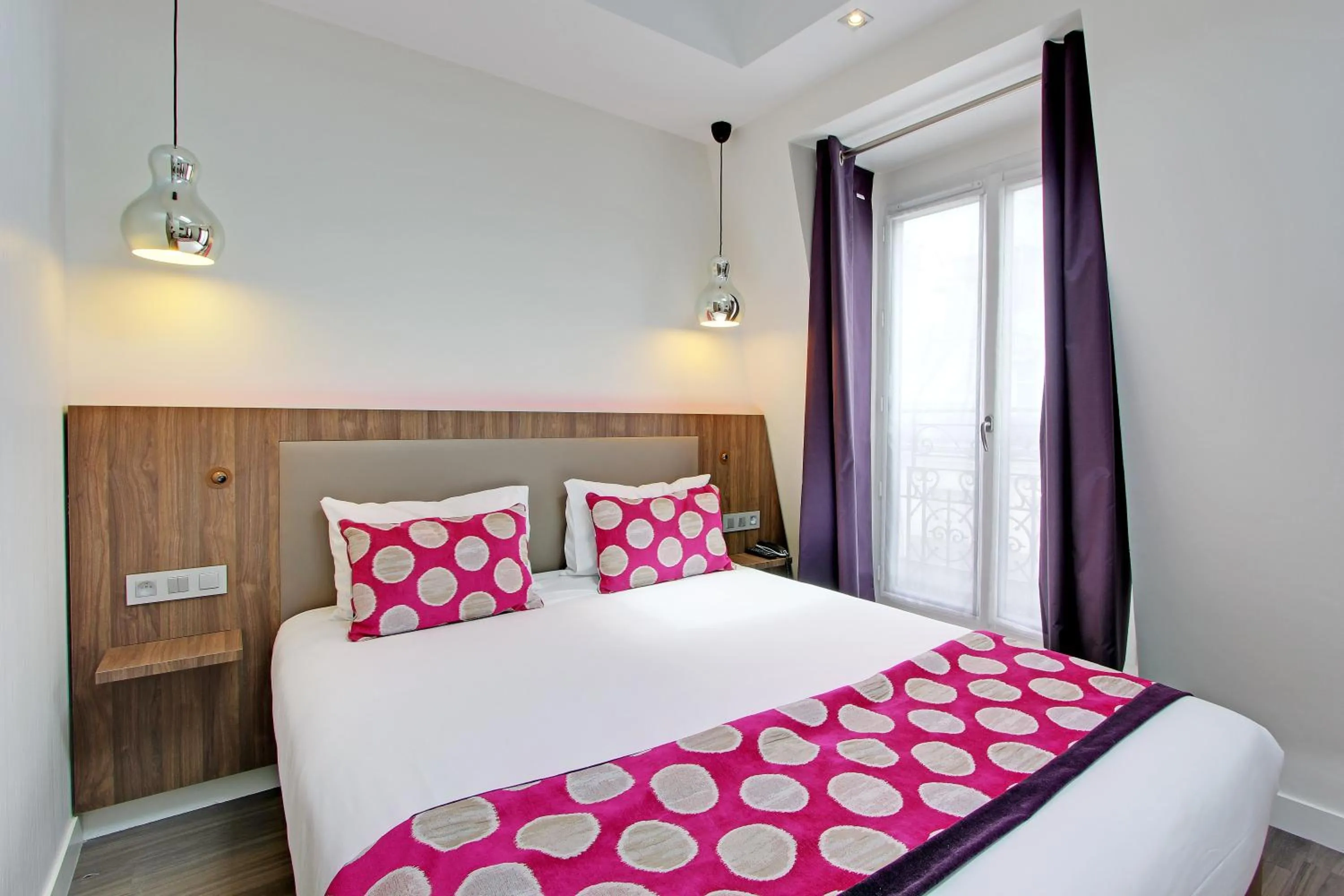 Bed in Hotel Alhambra