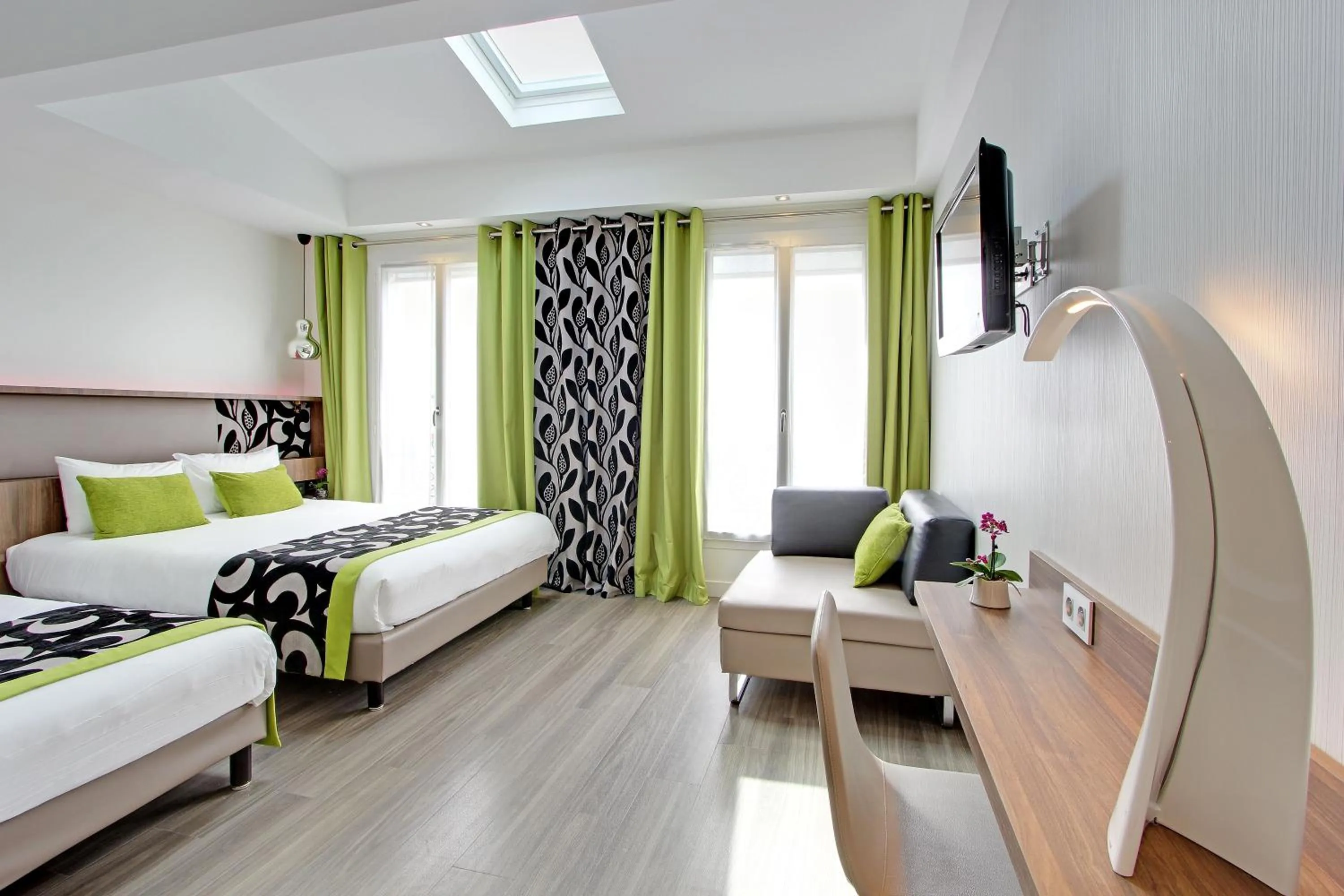 Photo of the whole room, Bed in Hotel Alhambra