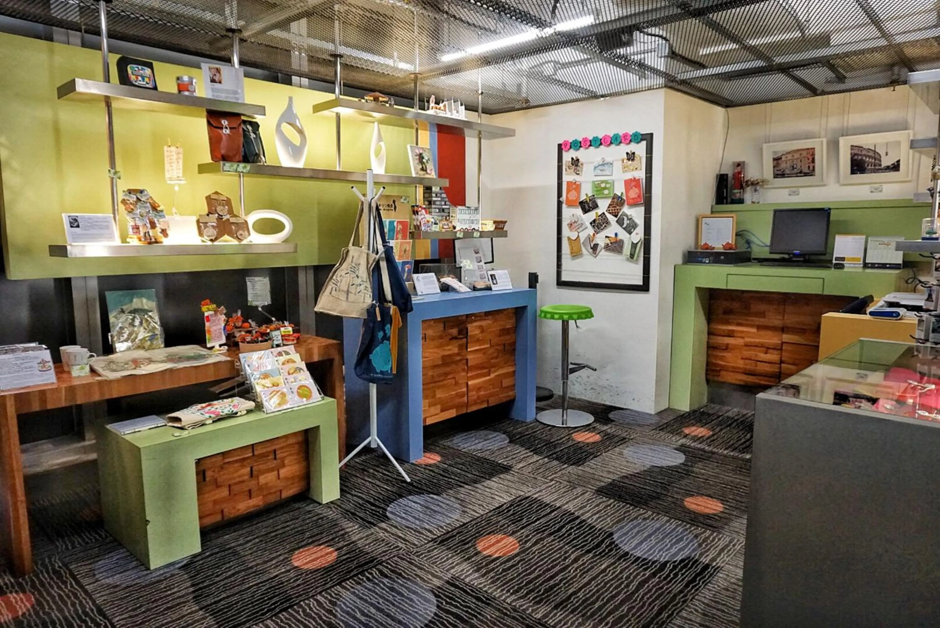 Lounge or bar in Y Loft