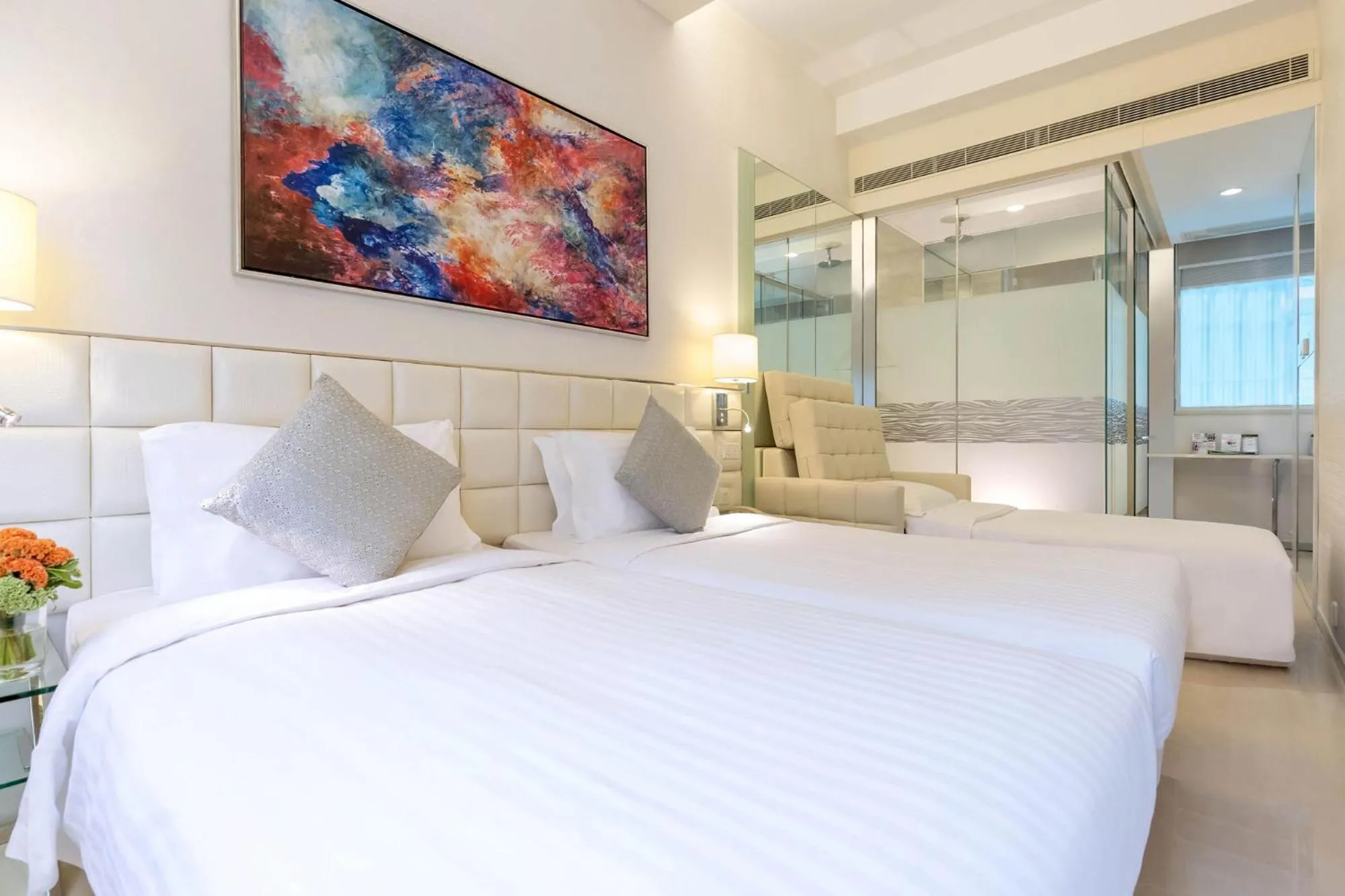 Photo of the whole room, Bed in iclub Wan Chai Hotel