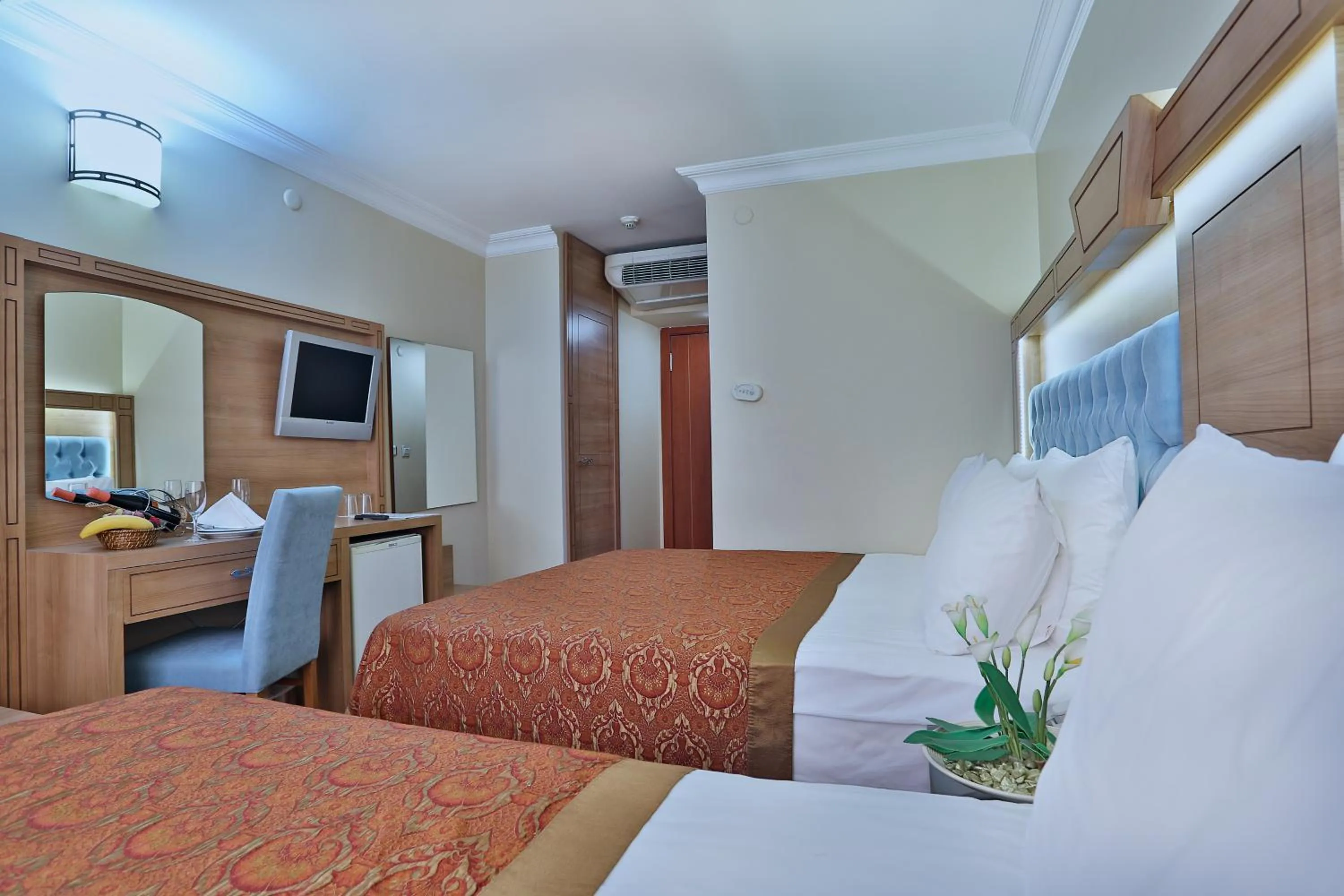 Photo of the whole room, Bed in Budo Hotel