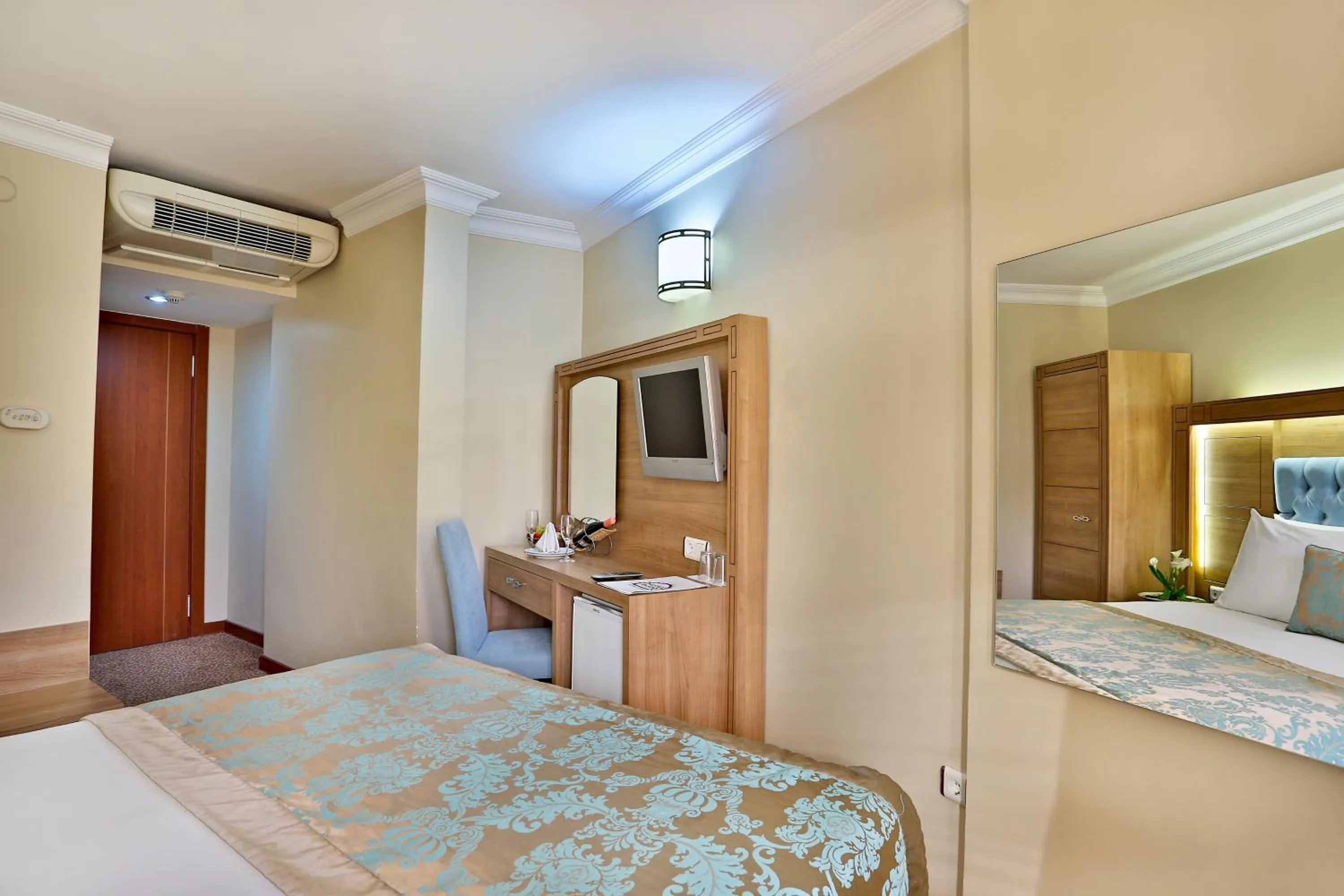 Photo of the whole room, Bed in Budo Hotel