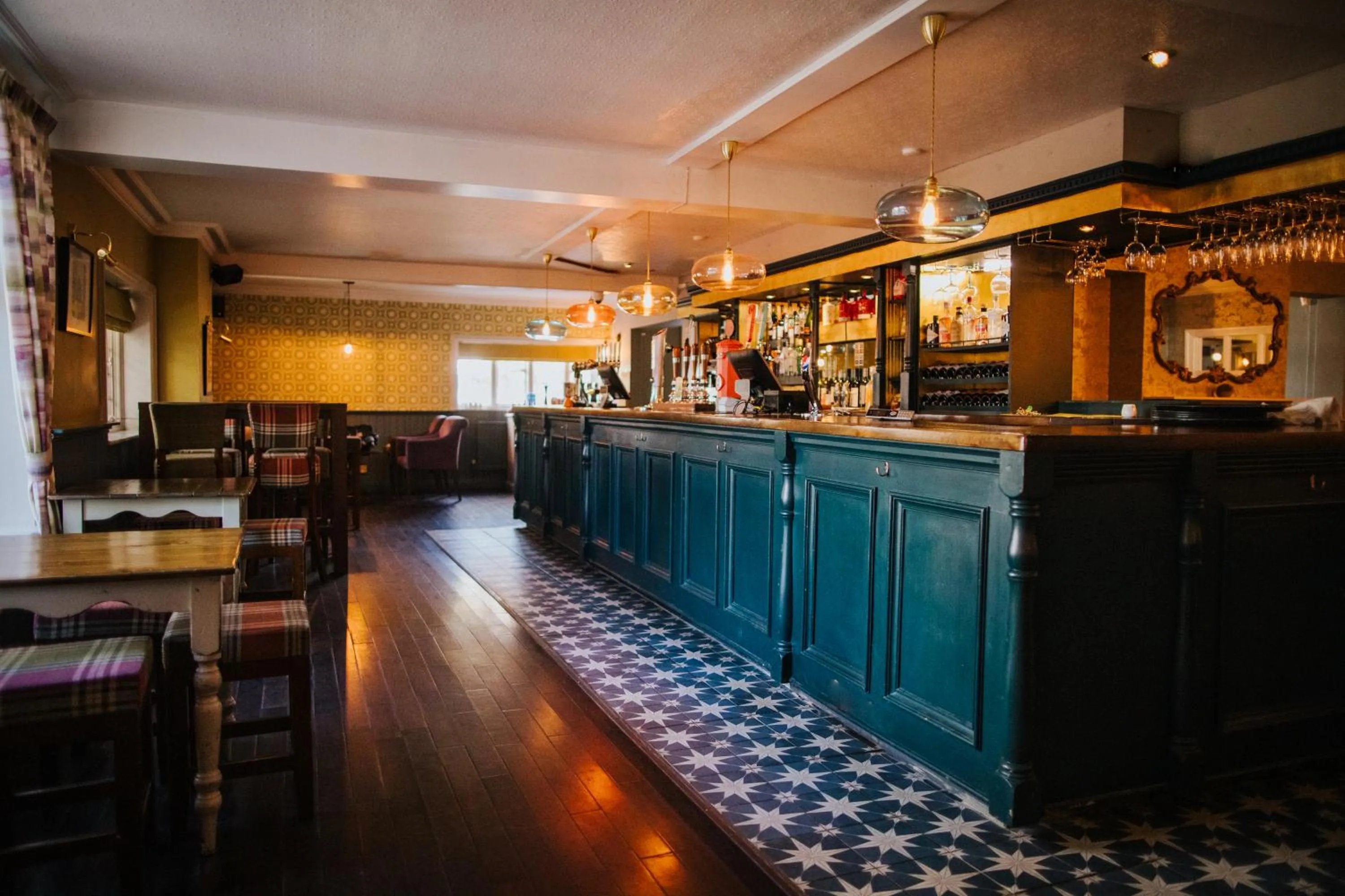 Lounge or bar in The Devil's Punchbowl Hotel