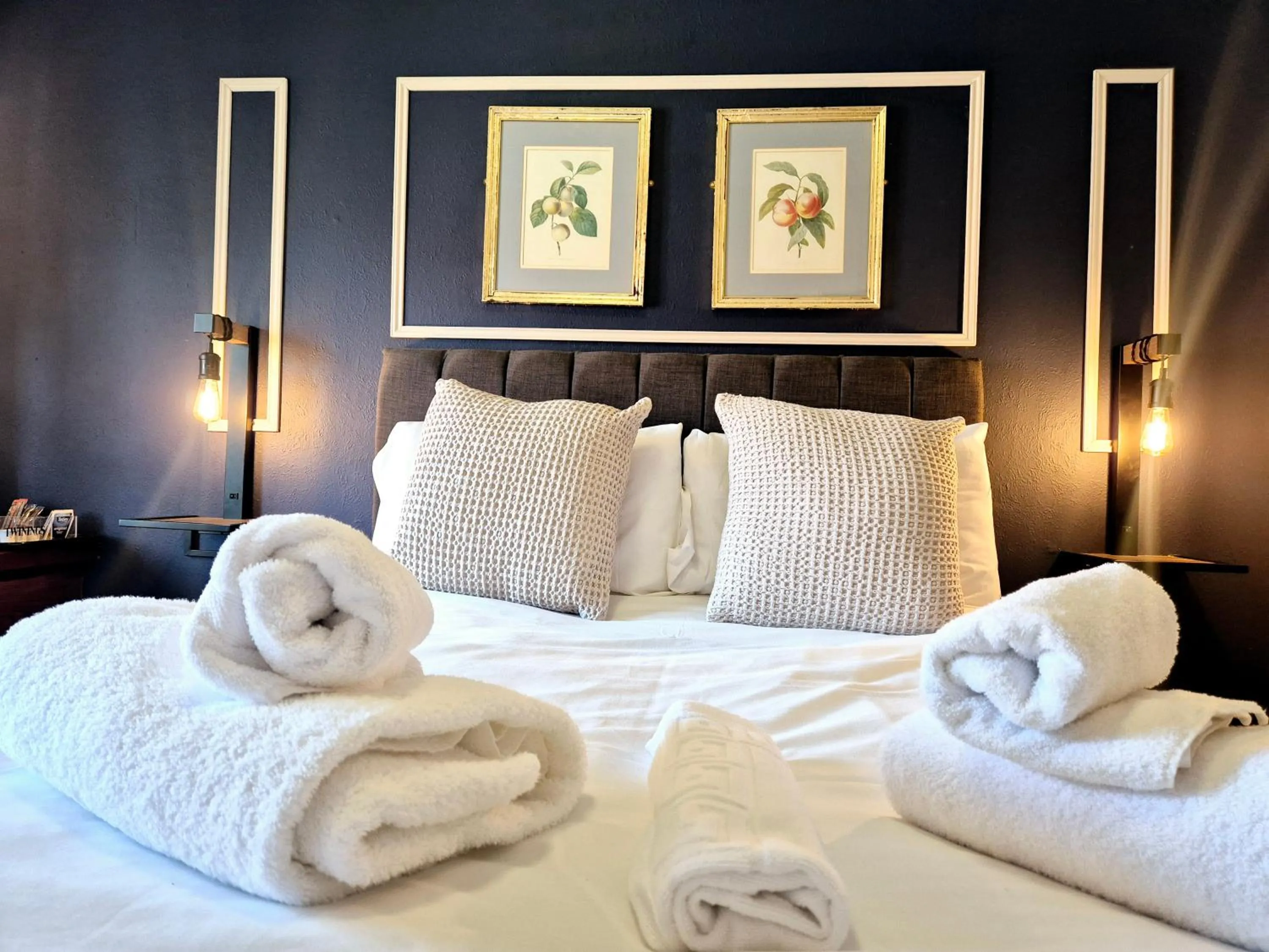 Bed in The Devil's Punchbowl Hotel