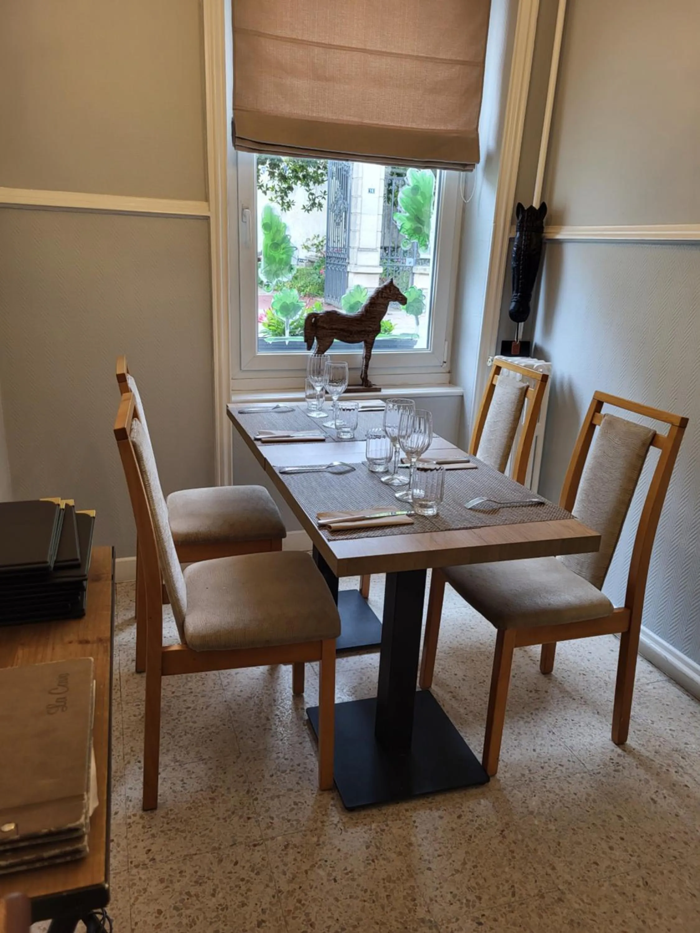 Restaurant/places to eat in Logis Hôtel Restaurant de France