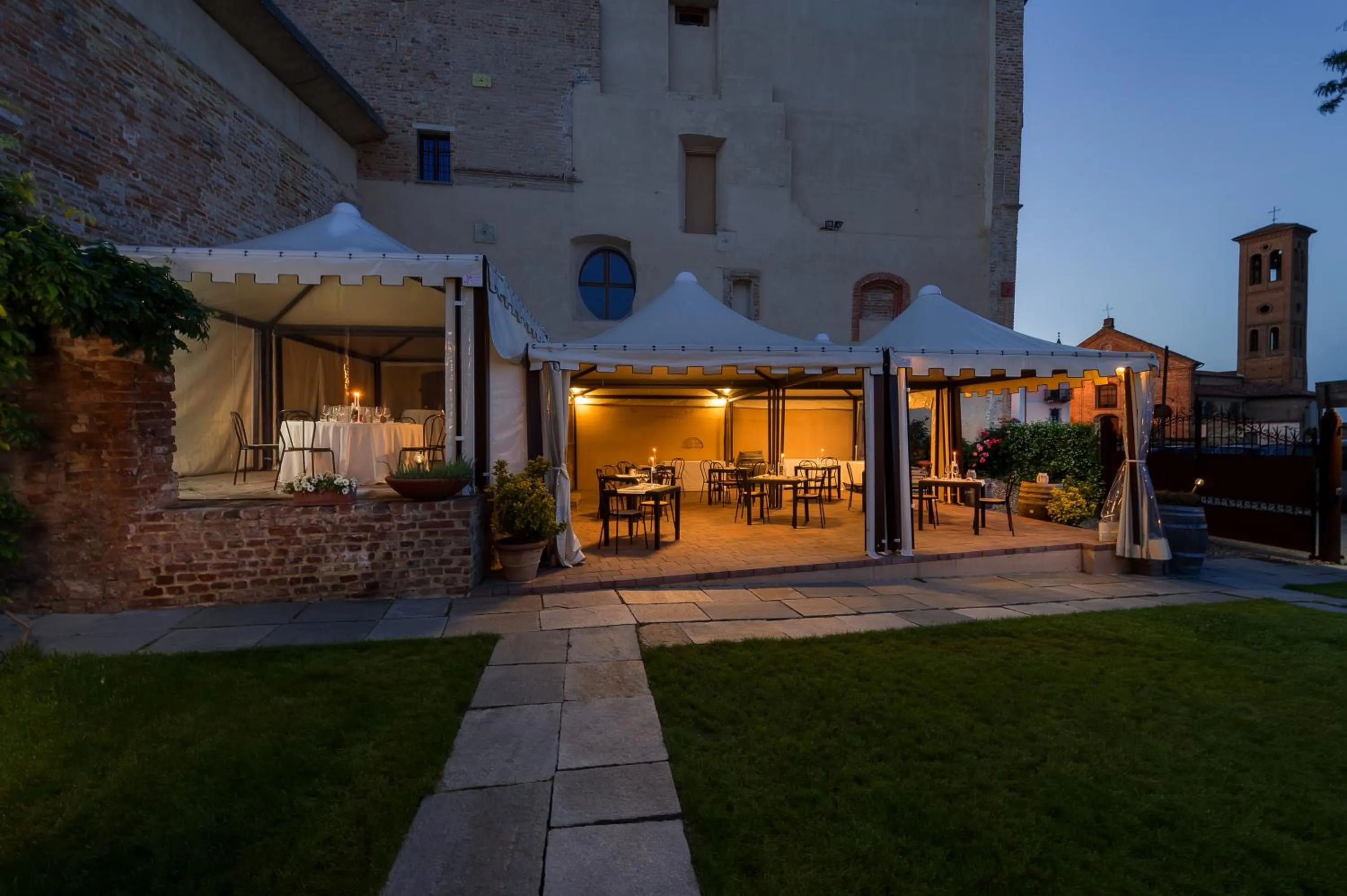 Patio in Relais Palazzo Paleologi Sec.XIV