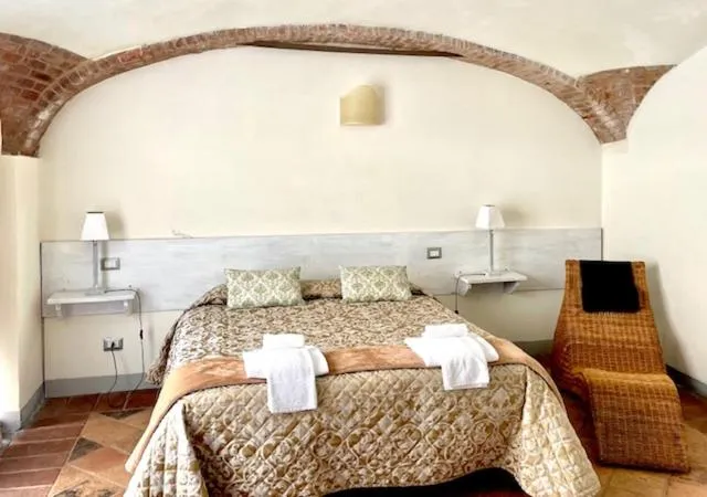 Bedroom, Bed in Relais Palazzo Paleologi Sec.XIV