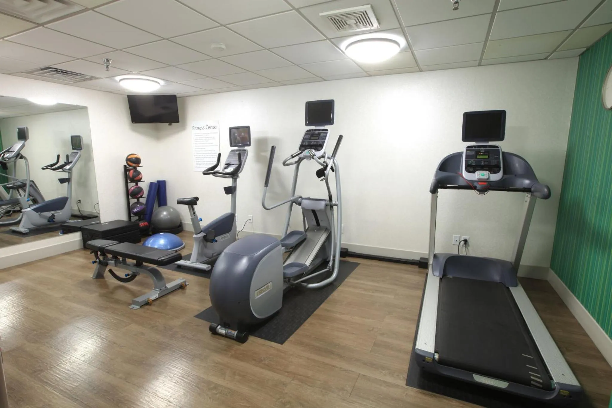 Fitness centre/facilities in Holiday Inn Express & Suites Chattanooga-Hixson by IHG