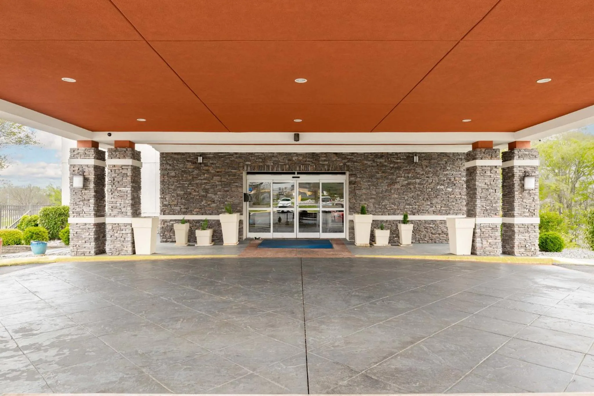 Property building in Holiday Inn Express & Suites Chattanooga-Hixson by IHG